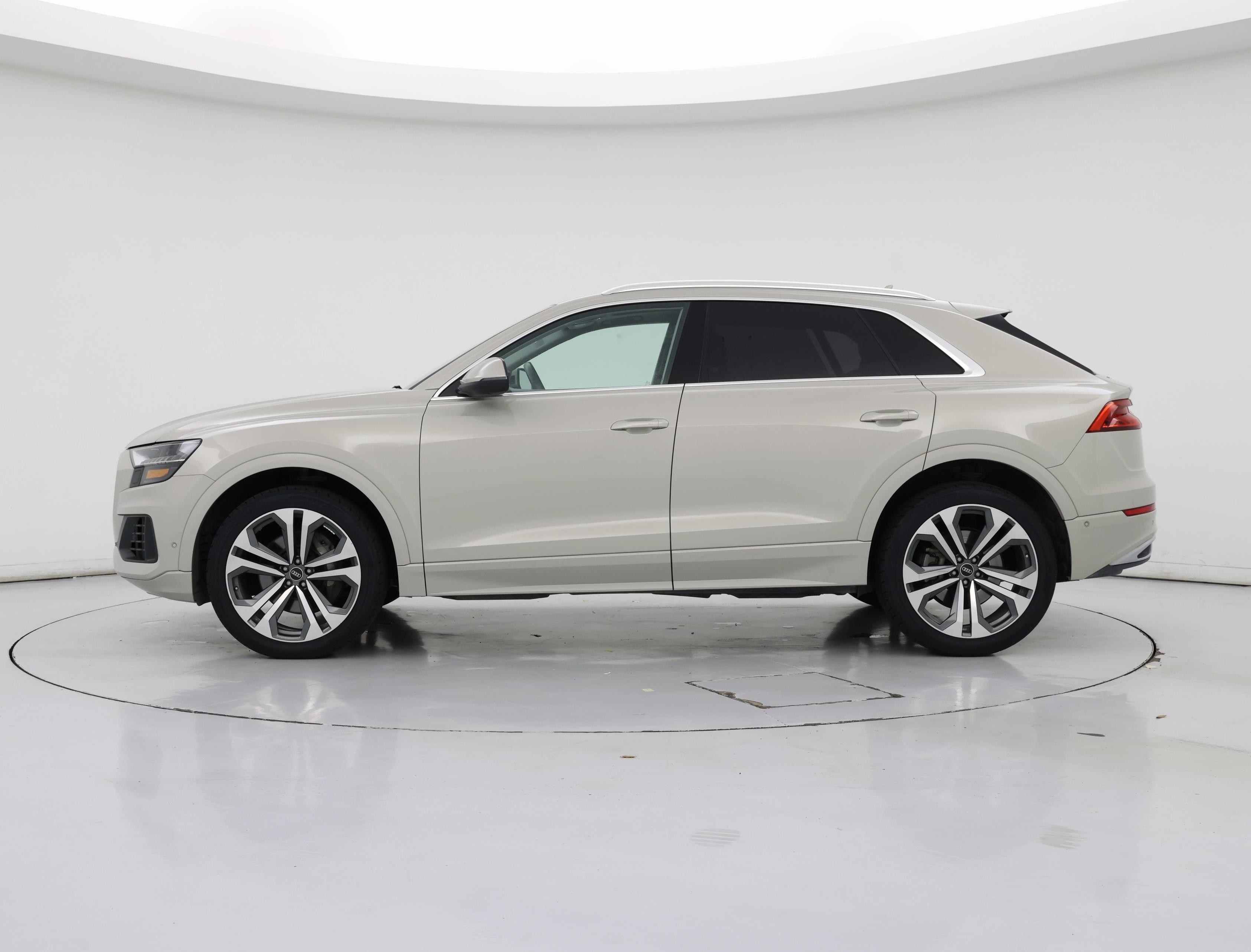 Thumbnail: 2021 Audi Q8 - 3