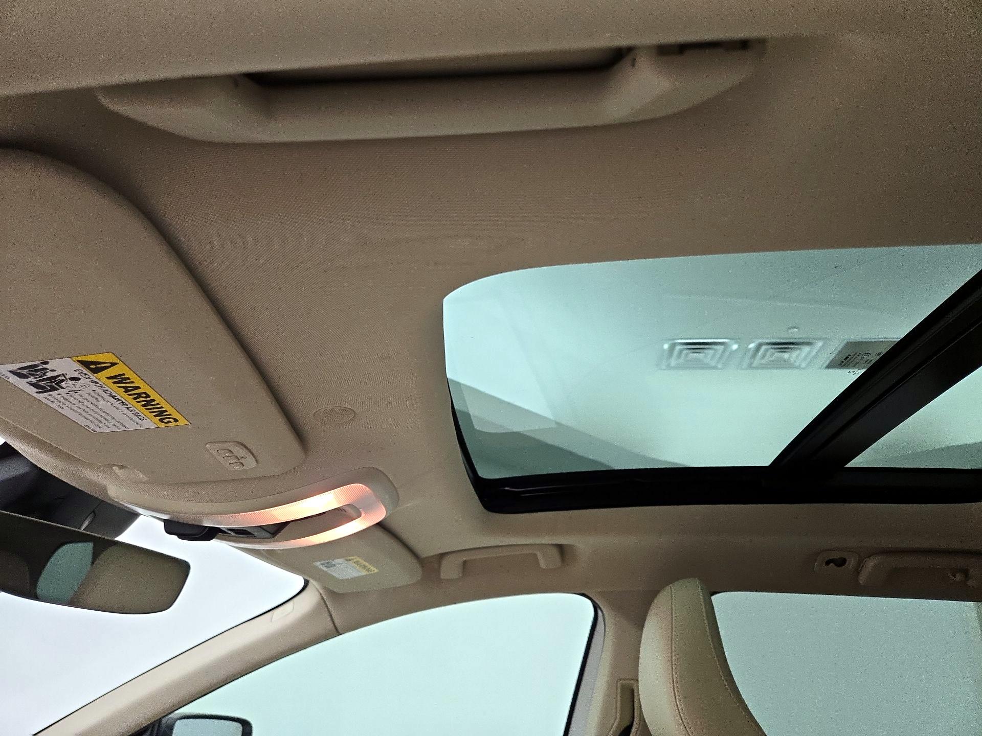 Thumbnail: 2016 Volvo XC60 - 18