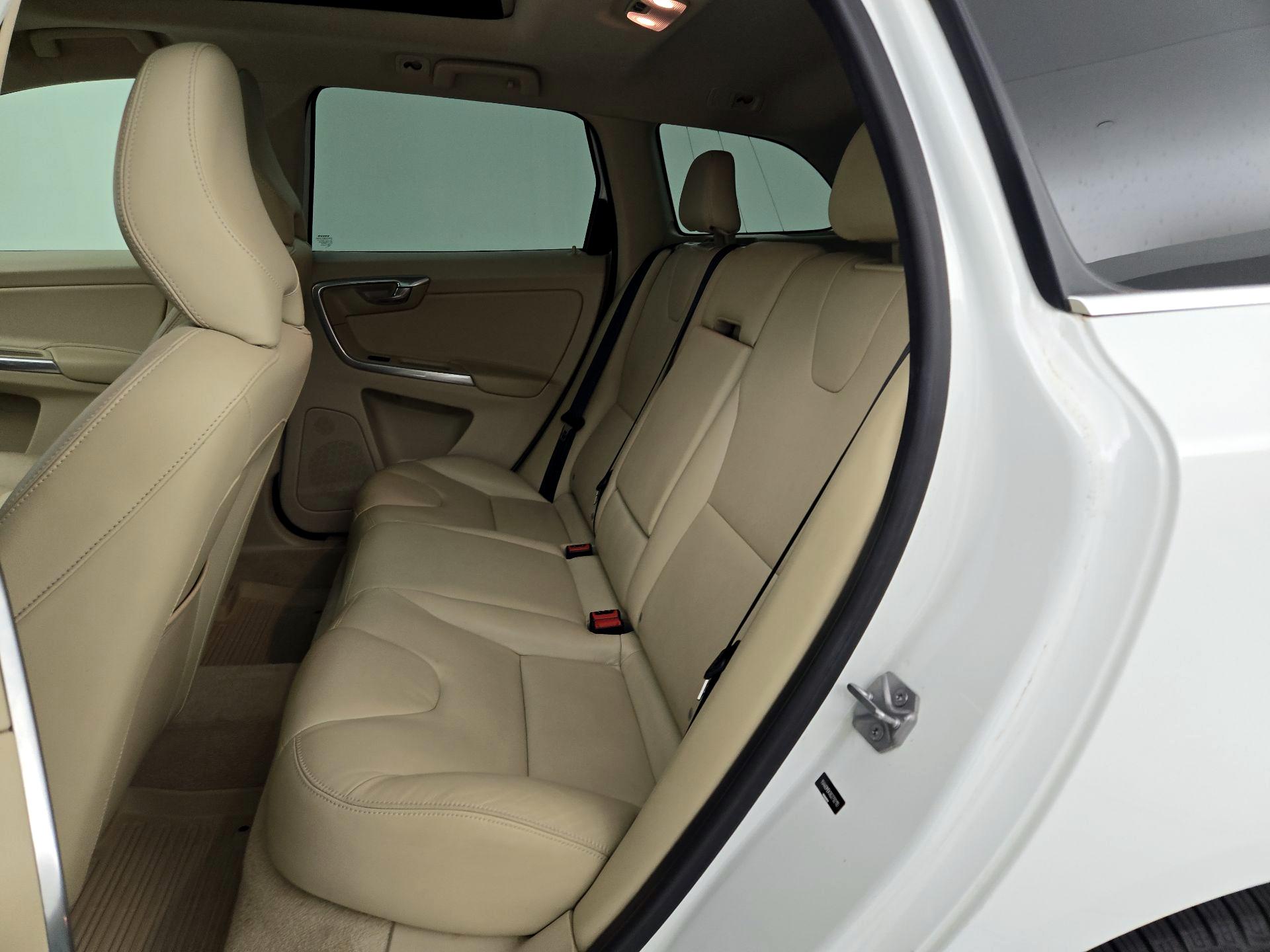 Thumbnail: 2016 Volvo XC60 - 19