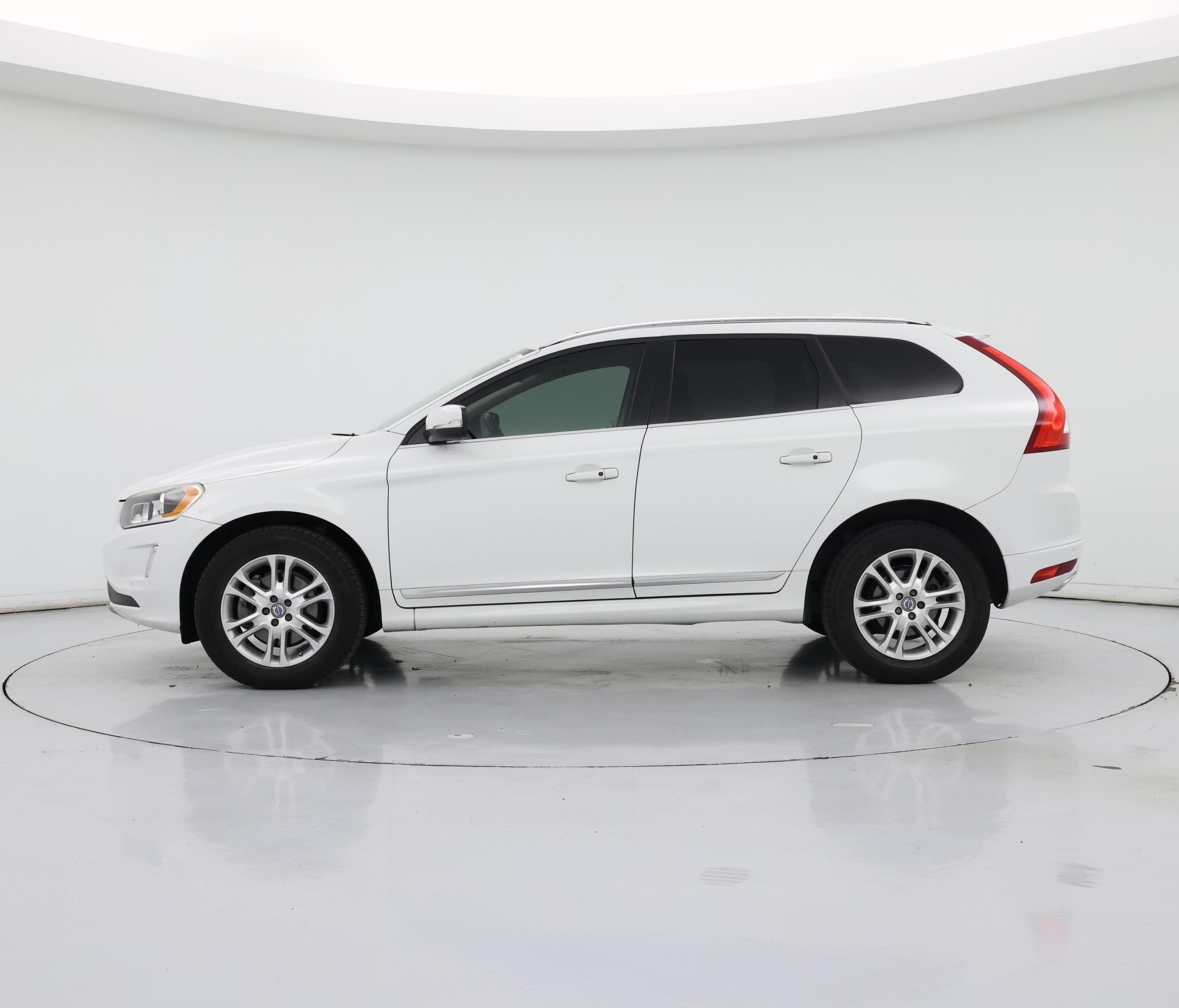 Thumbnail: 2016 Volvo XC60 - 3