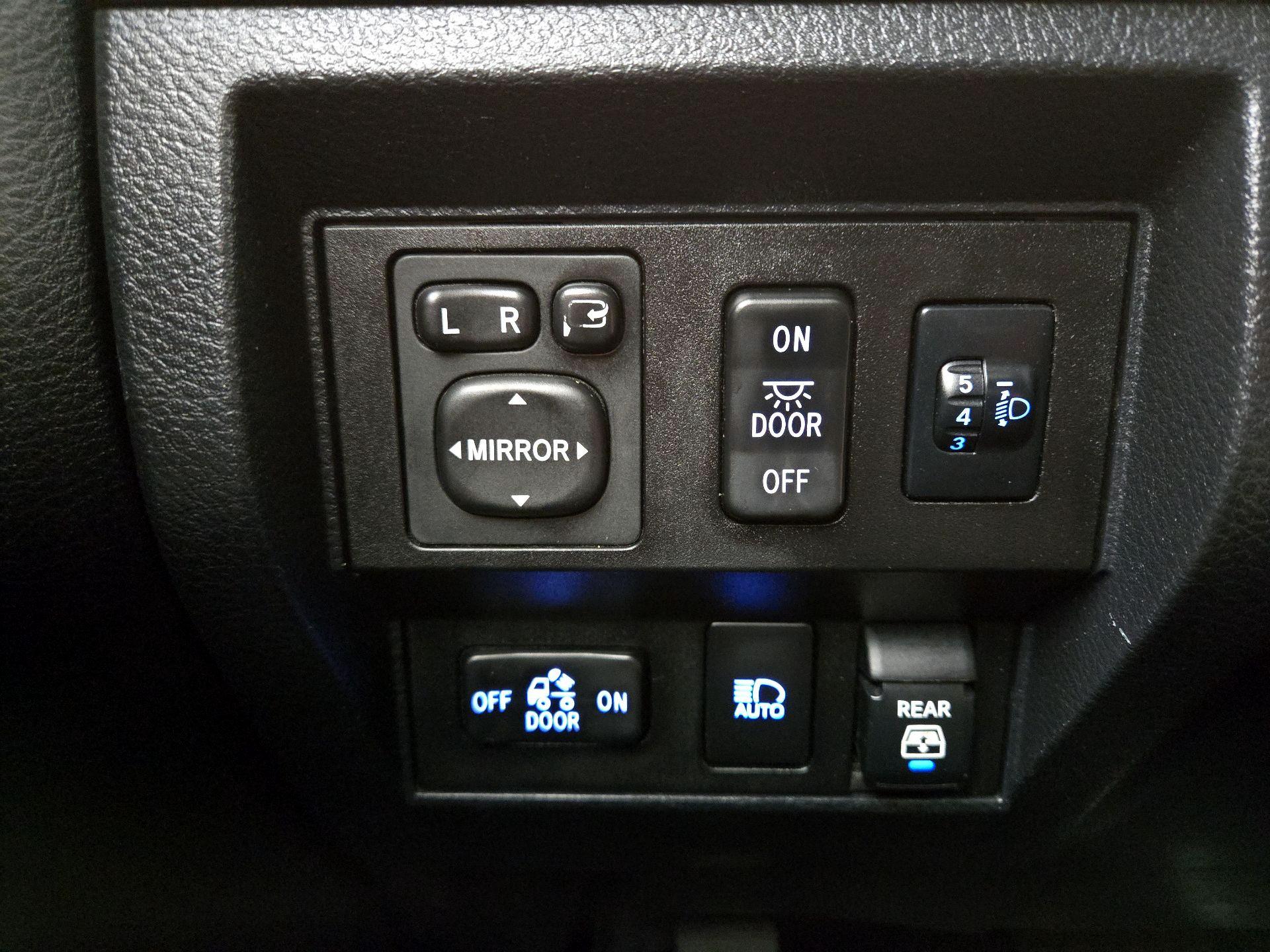 Thumbnail: 2019 Toyota Tundra - 13