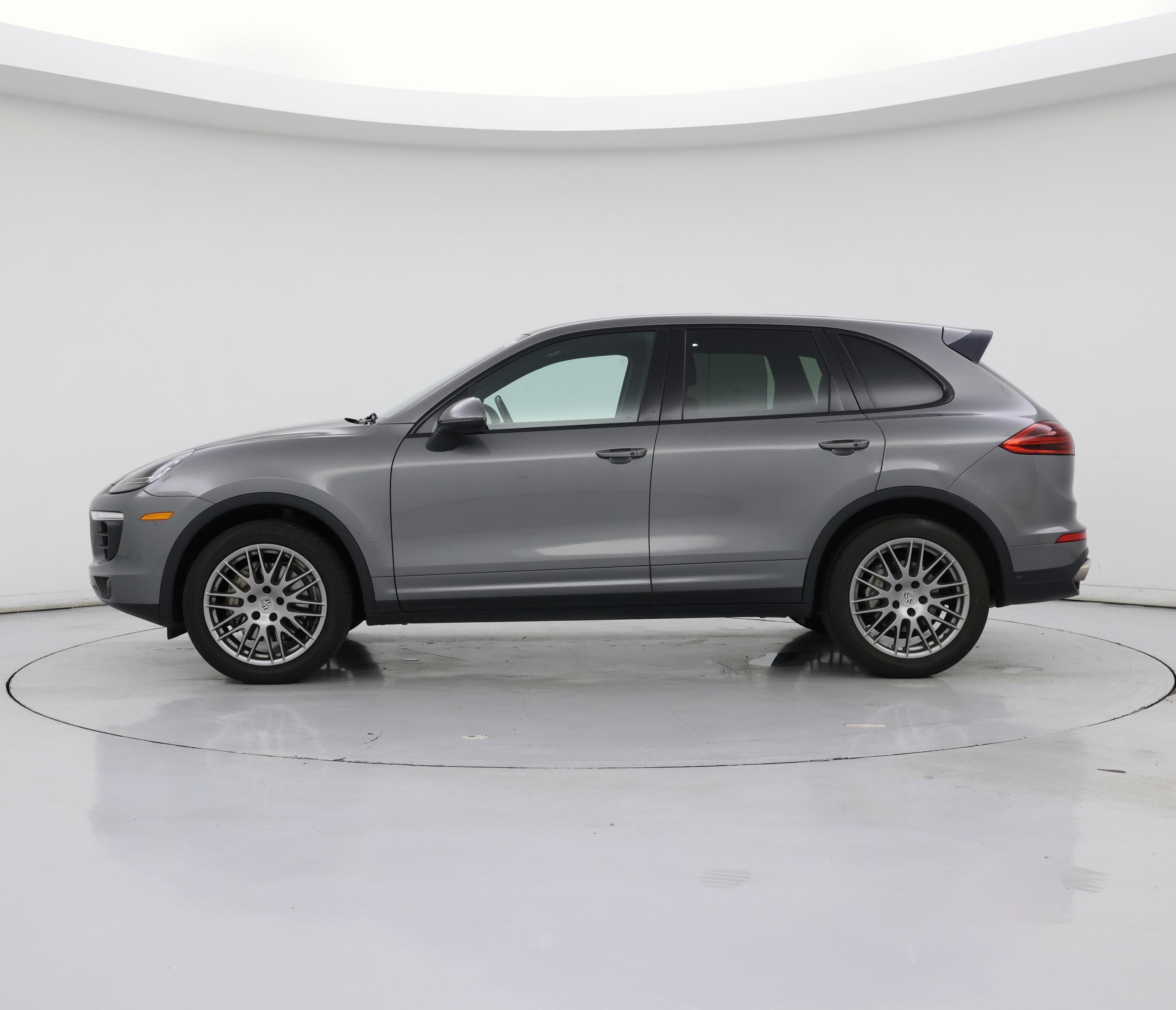 Thumbnail: 2017 Porsche Cayenne - 3