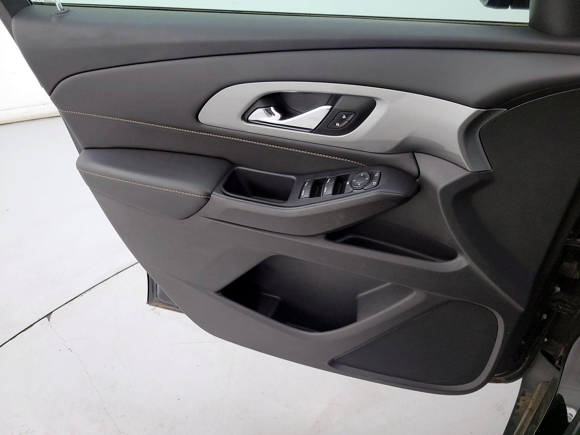 Thumbnail: 2021 Chevrolet Traverse - 12