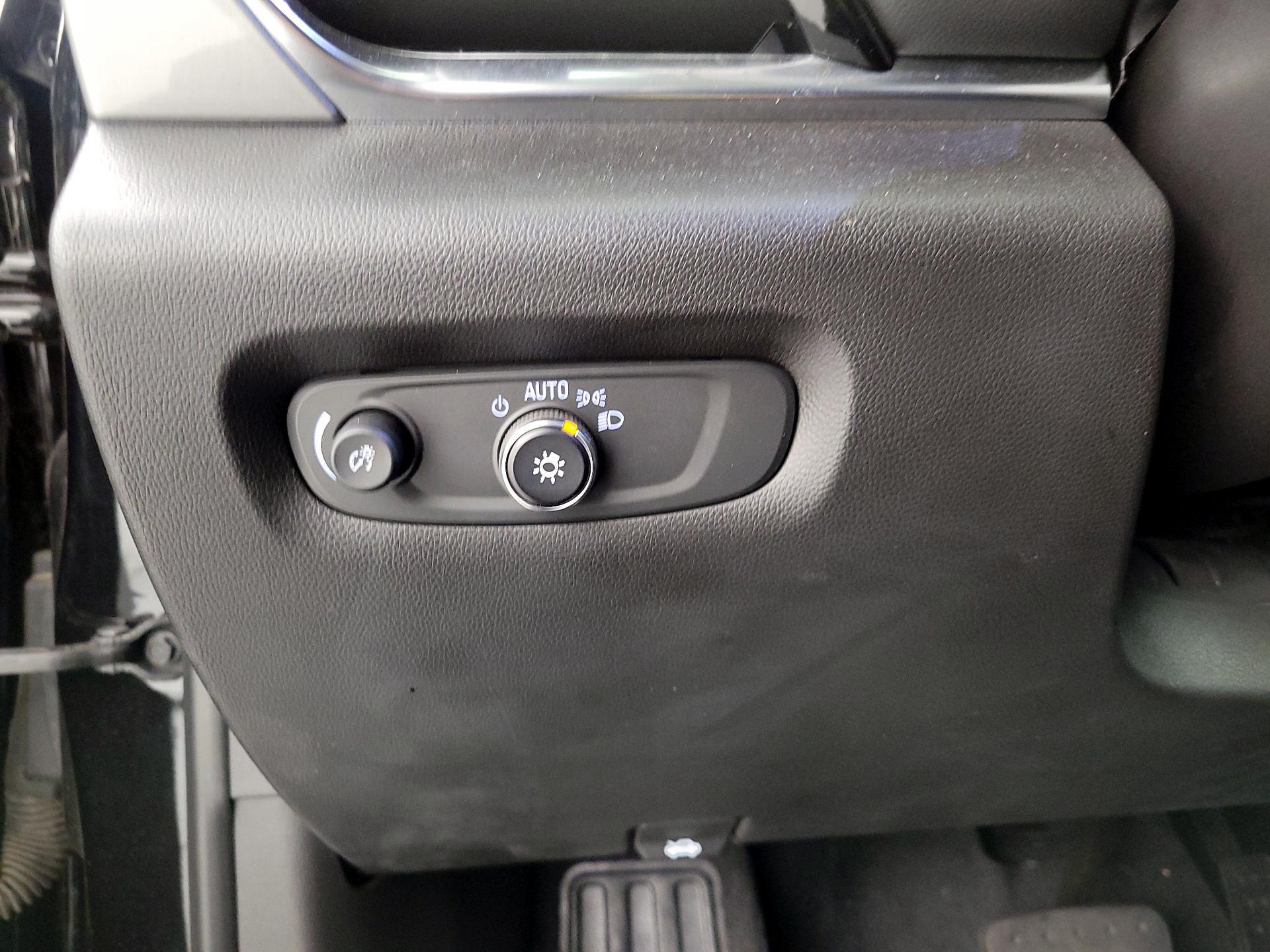 Thumbnail: 2021 Chevrolet Traverse - 13