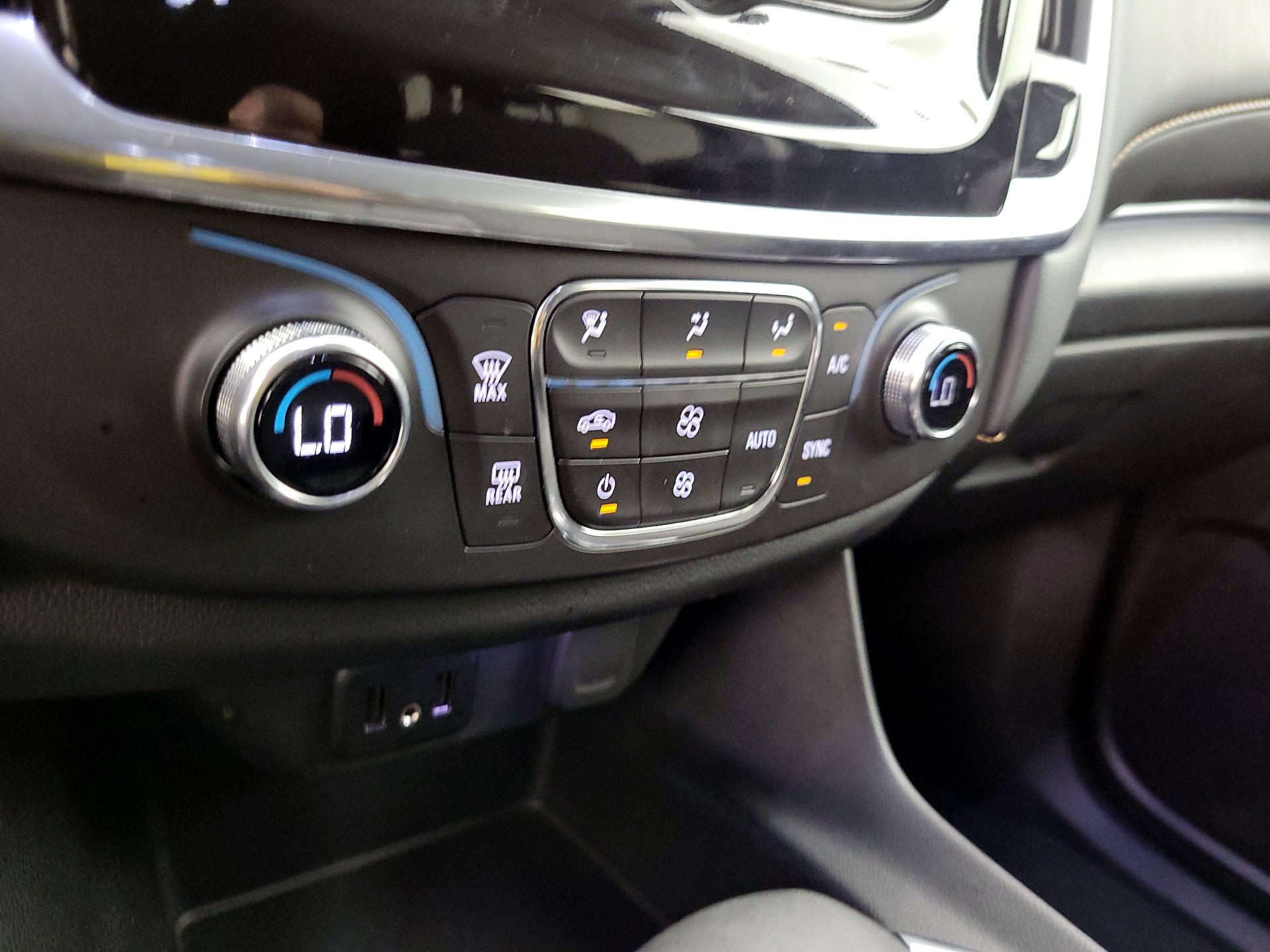 Thumbnail: 2021 Chevrolet Traverse - 16