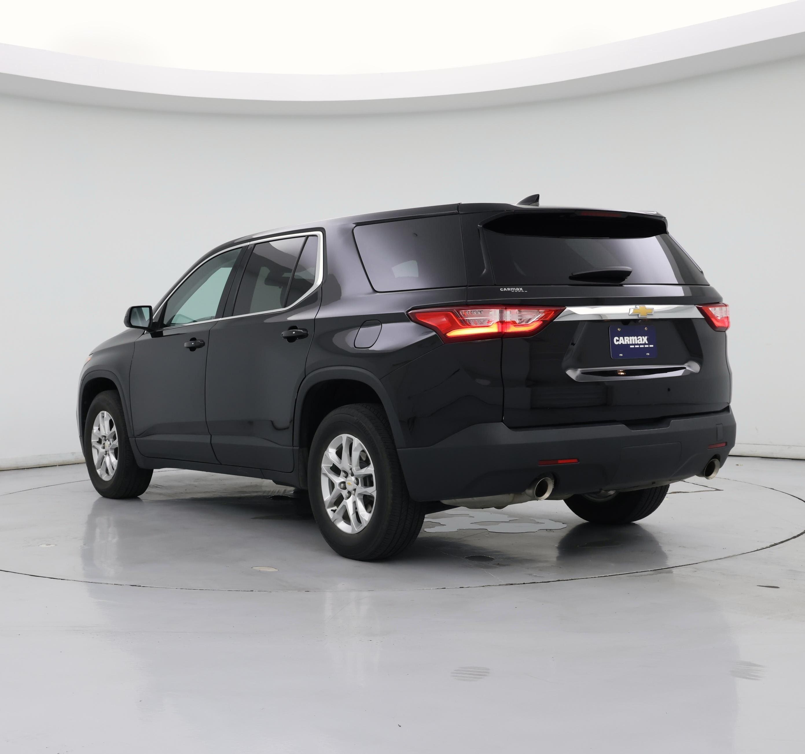 Thumbnail: 2021 Chevrolet Traverse - 2
