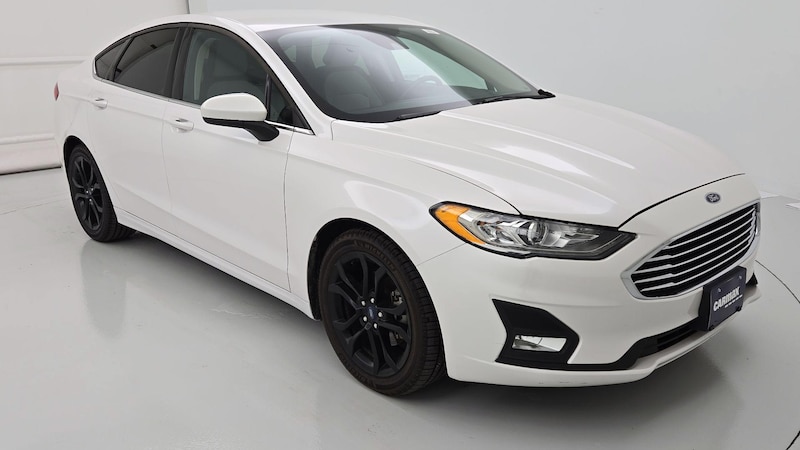 2019 Ford Fusion SE Hero Image