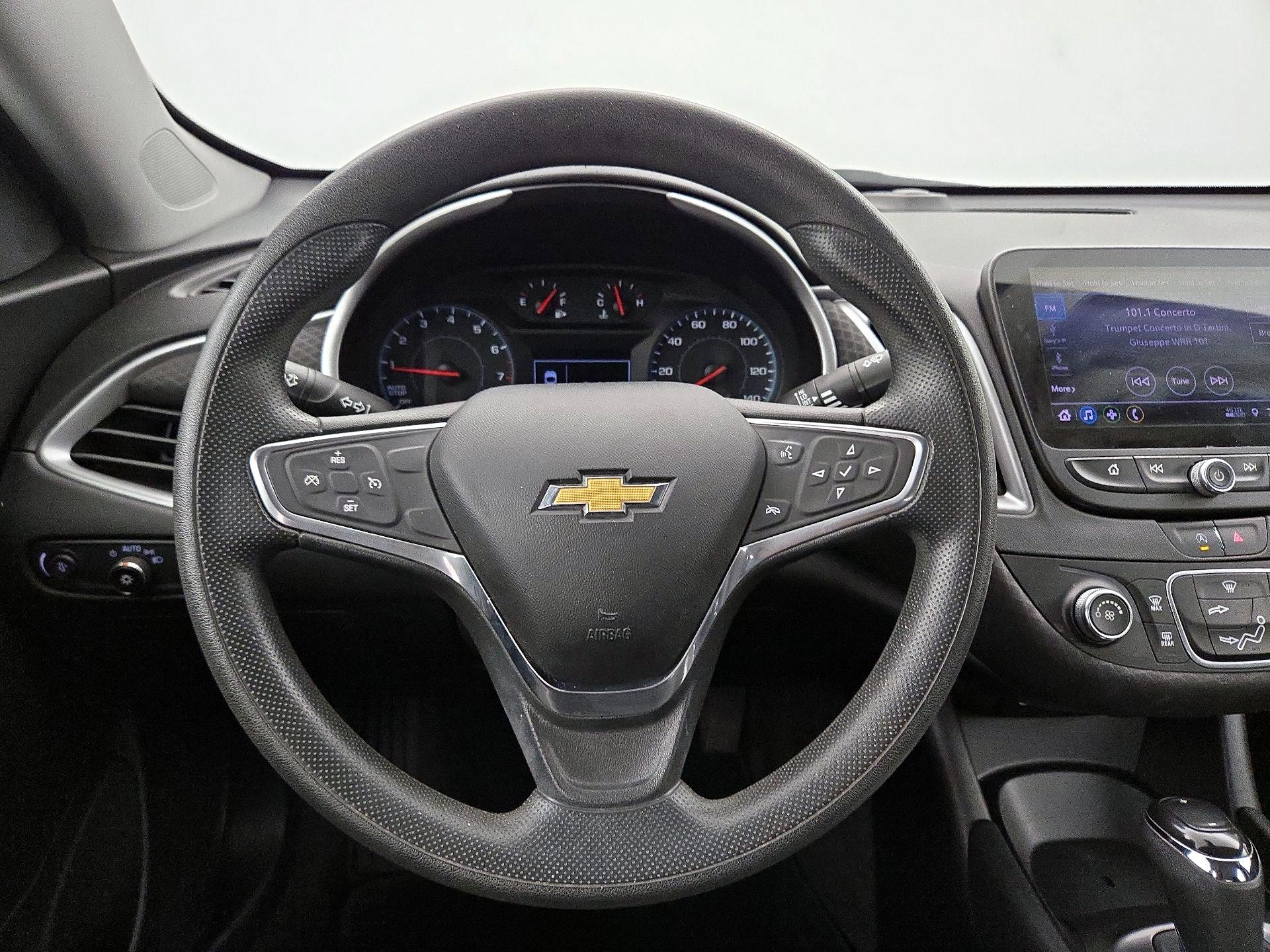 Thumbnail: 2020 Chevrolet Malibu - 10