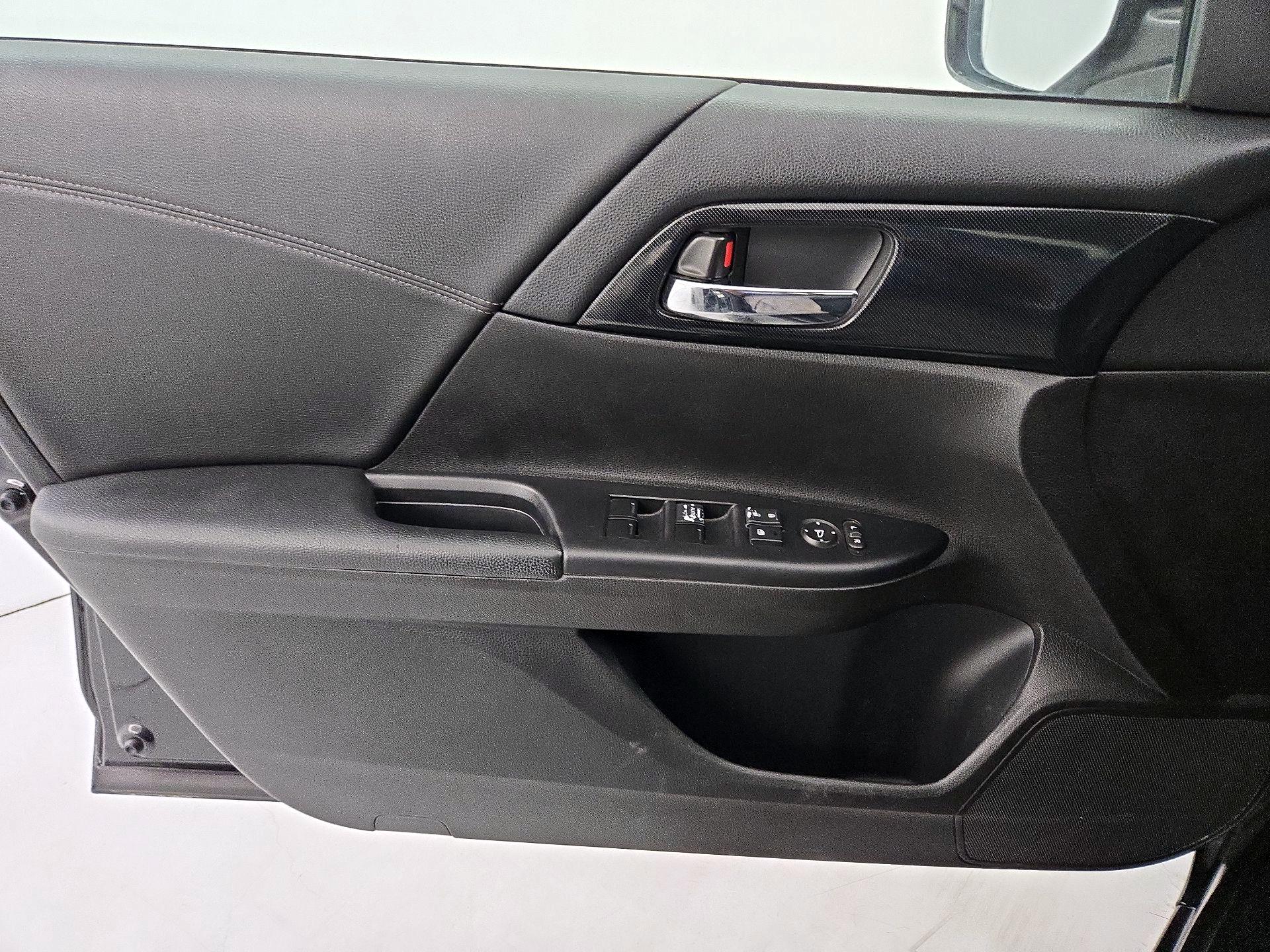 Thumbnail: 2013 Honda Accord - 12