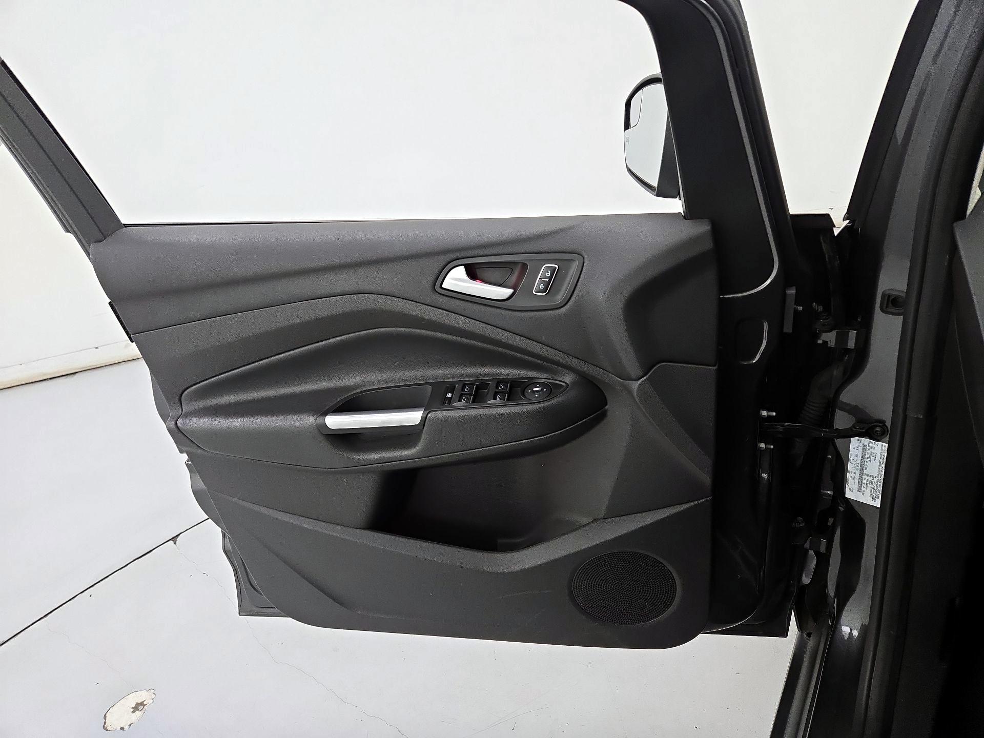 Thumbnail: 2015 Ford C-Max - 12