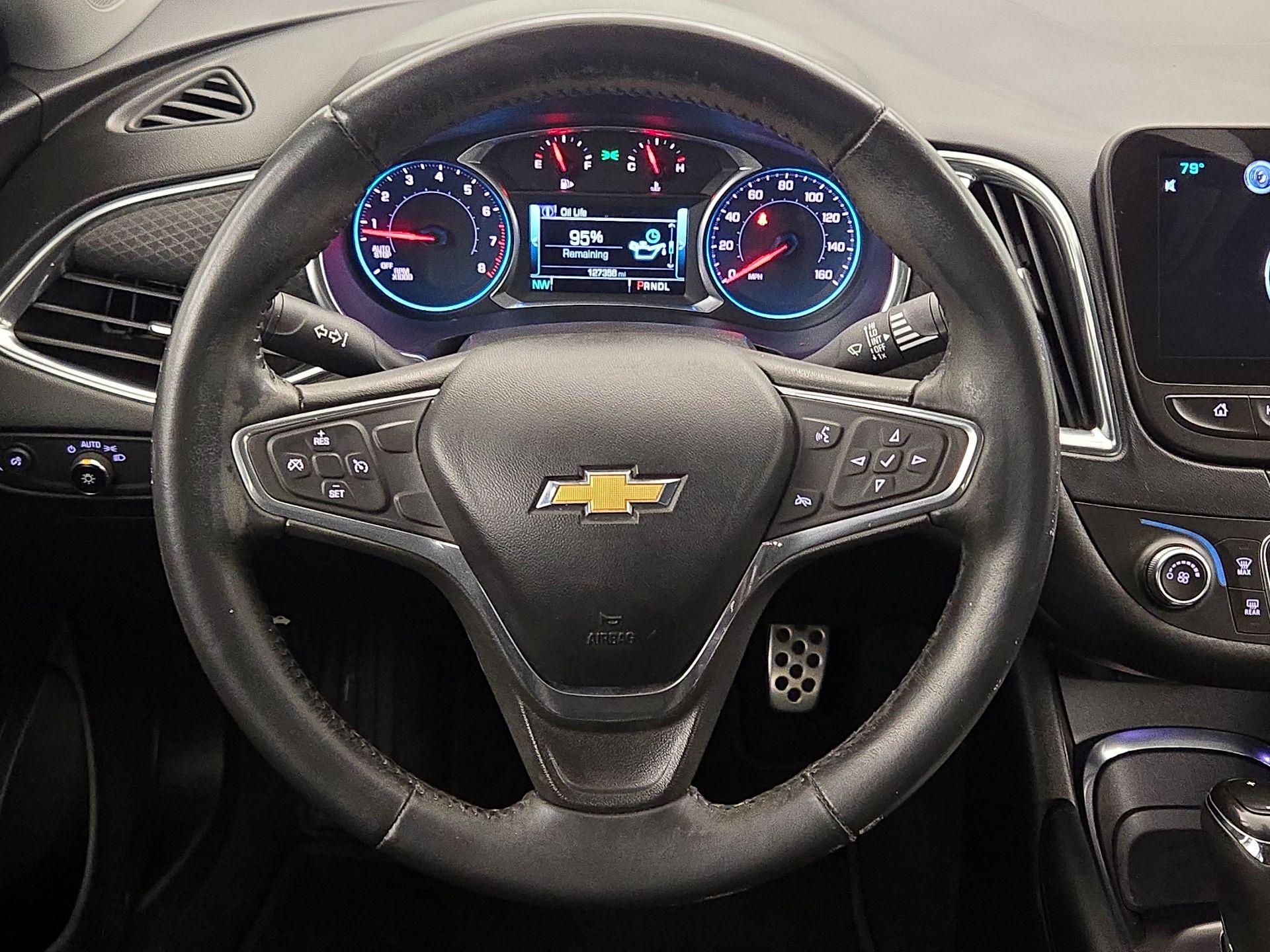 Thumbnail: 2016 Chevrolet Malibu - 10