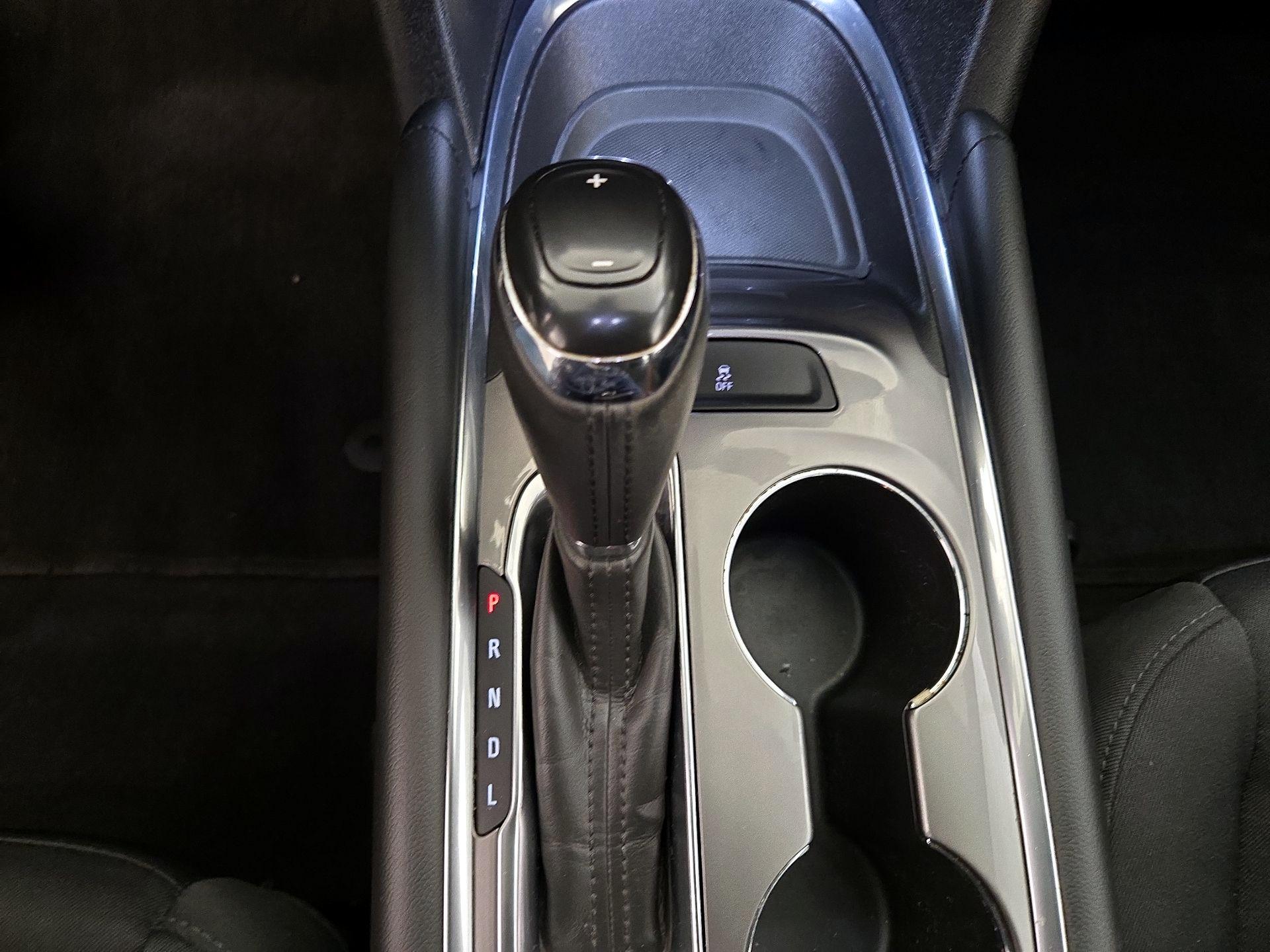 Thumbnail: 2016 Chevrolet Malibu - 17