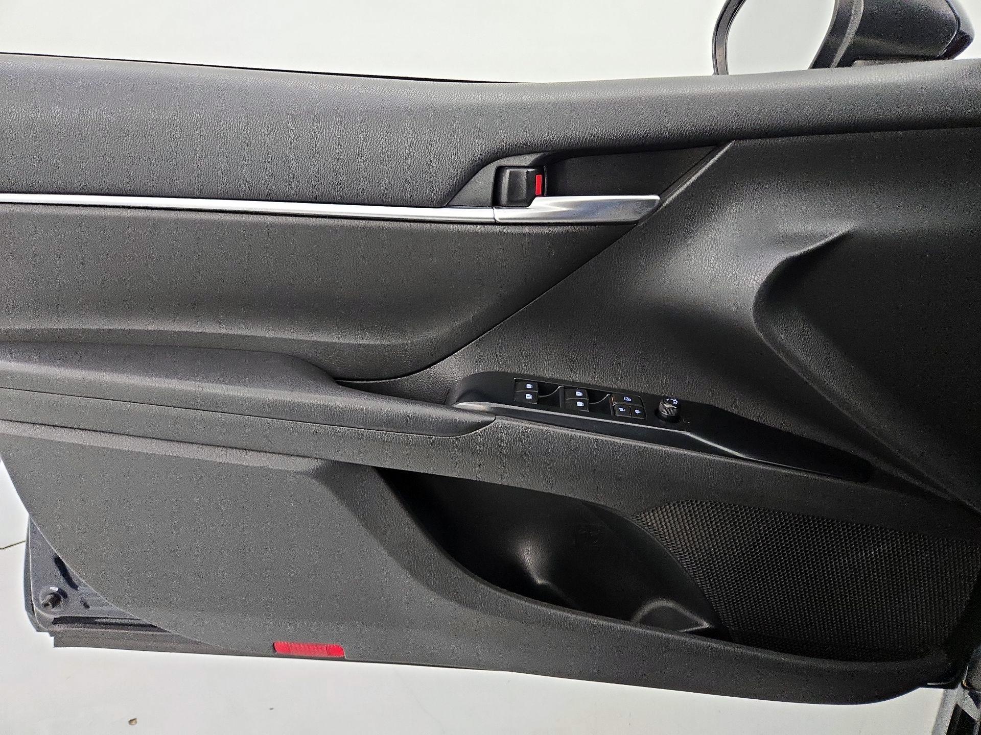 Thumbnail: 2020 Toyota Camry - 12