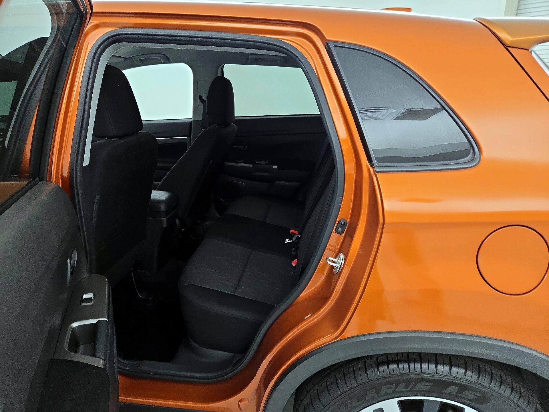 Thumbnail: 2020 Mitsubishi Outlander Sport - 19