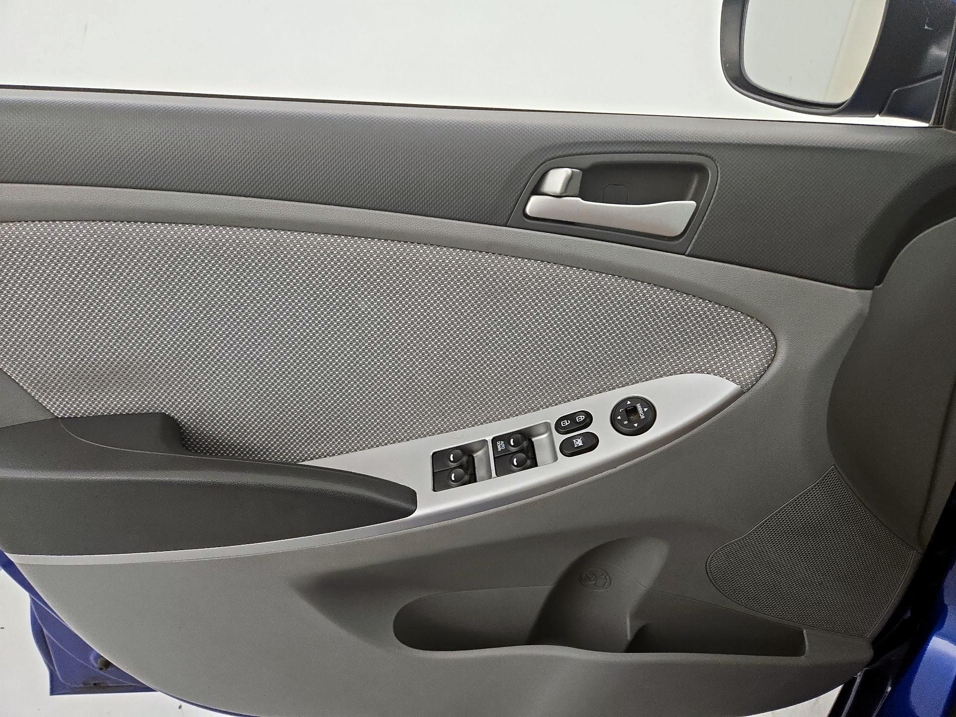 Thumbnail: 2013 Hyundai Accent - 12
