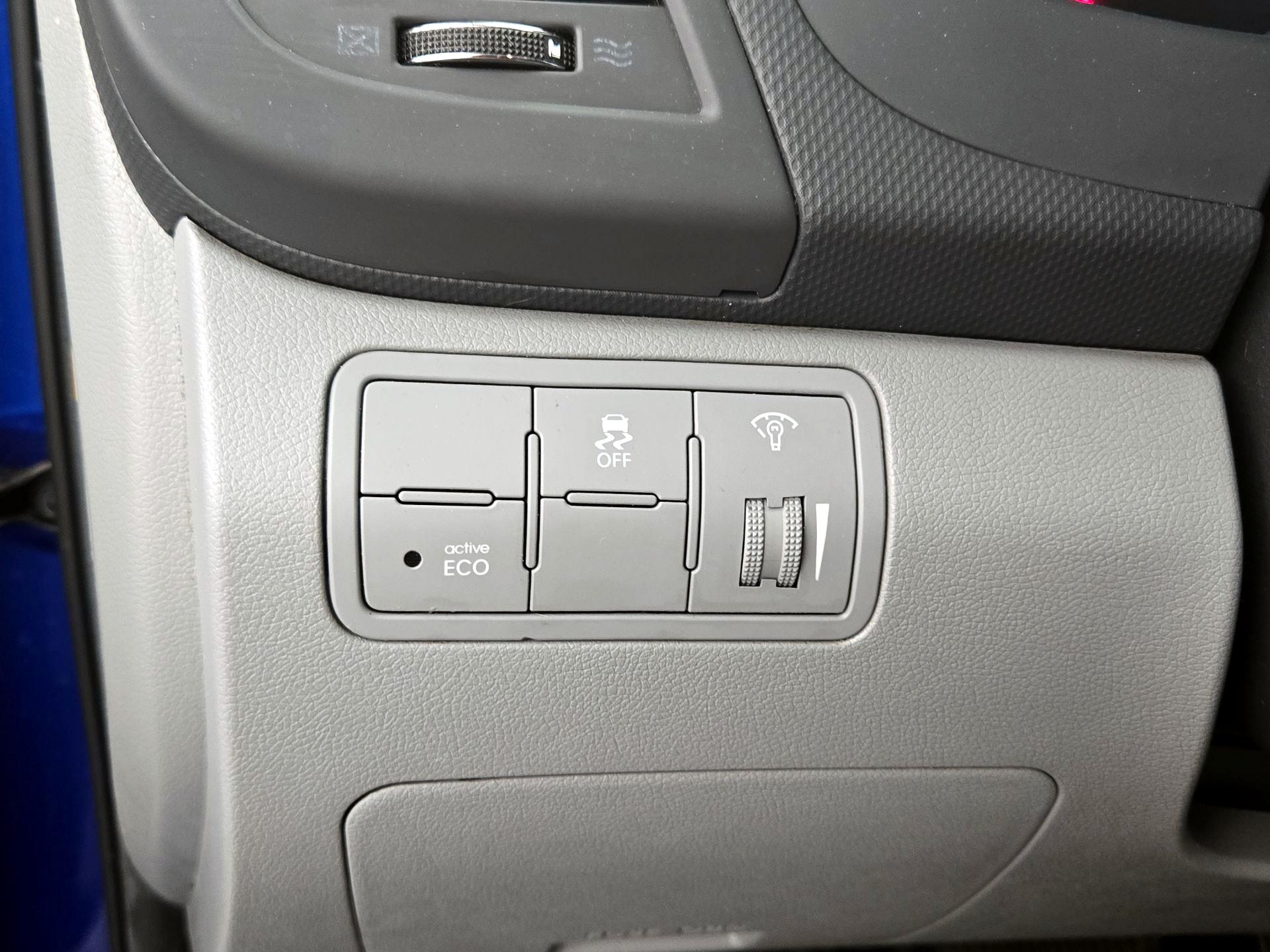 Thumbnail: 2013 Hyundai Accent - 13