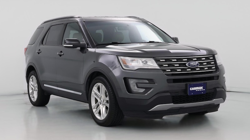 2017 Ford Explorer XLT Hero Image