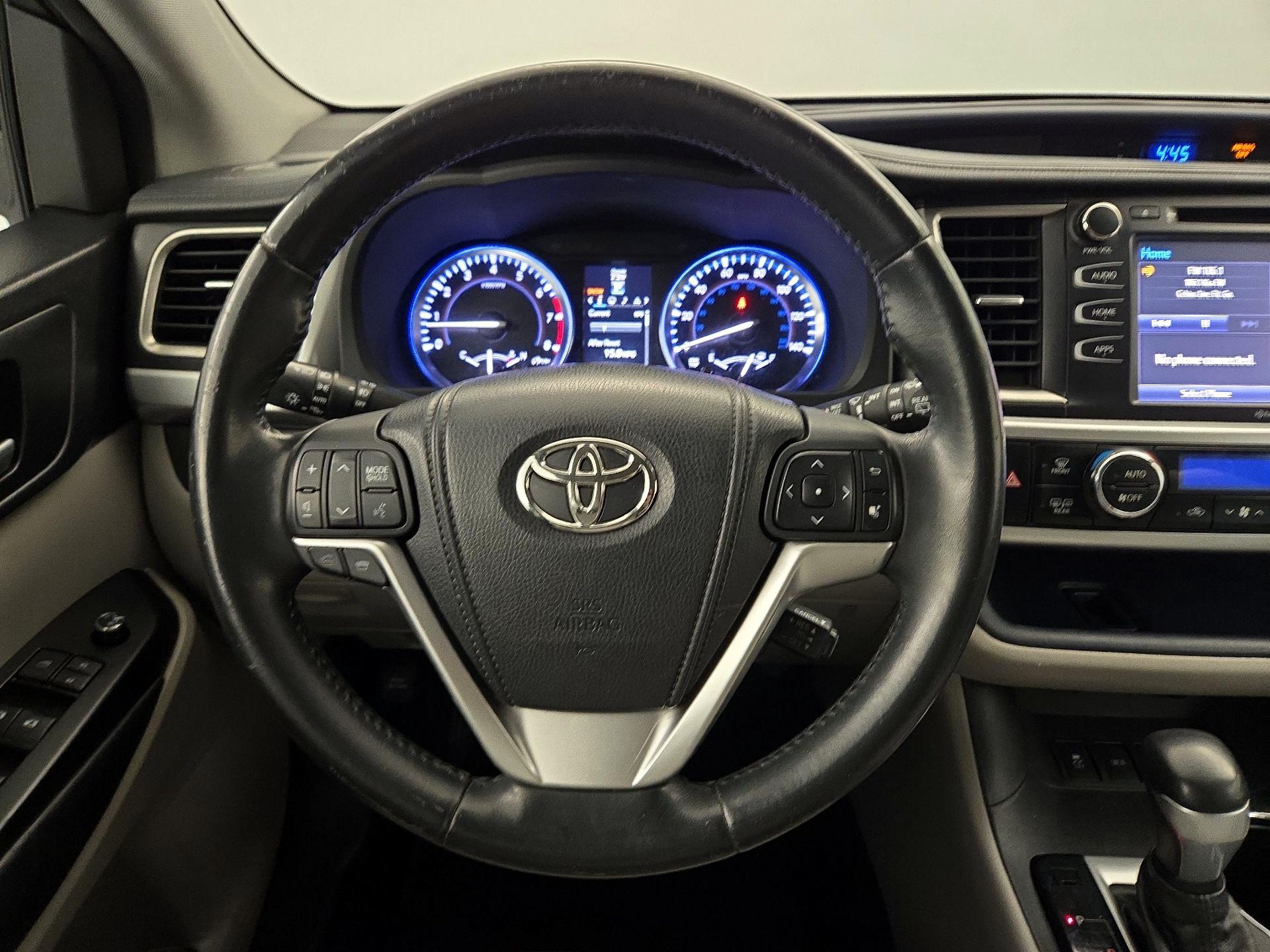 Thumbnail: 2014 Toyota Highlander - 10