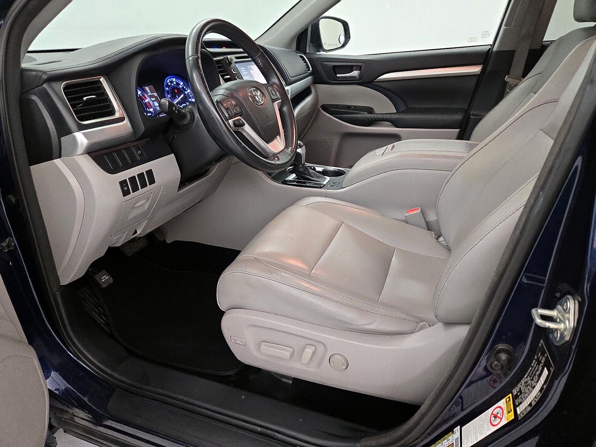 Thumbnail: 2014 Toyota Highlander - 11