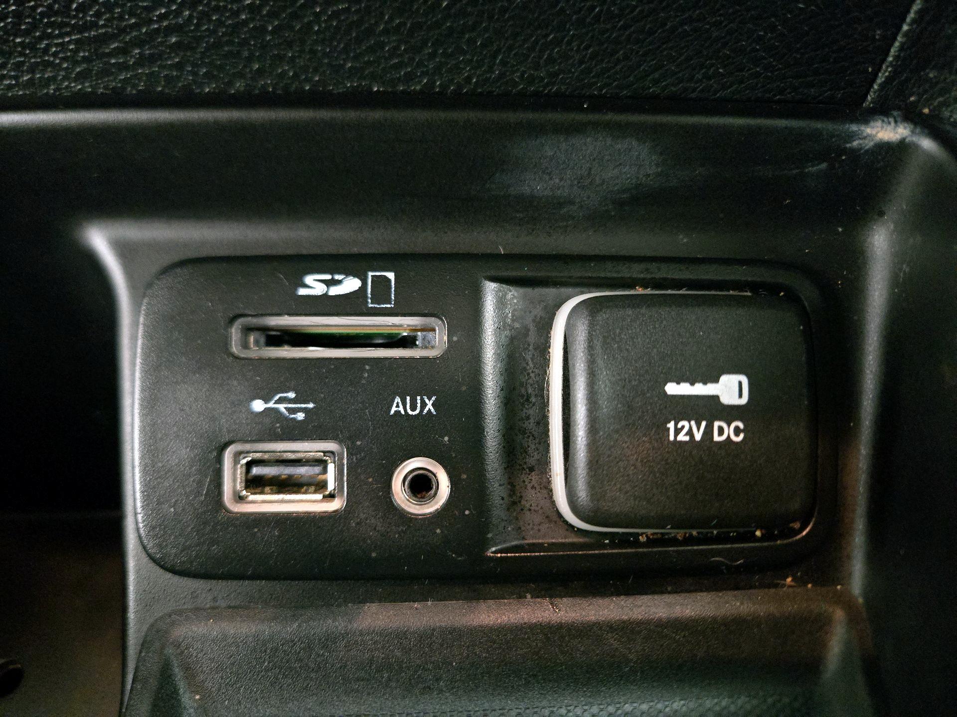 Thumbnail: 2016 Jeep Cherokee - 18
