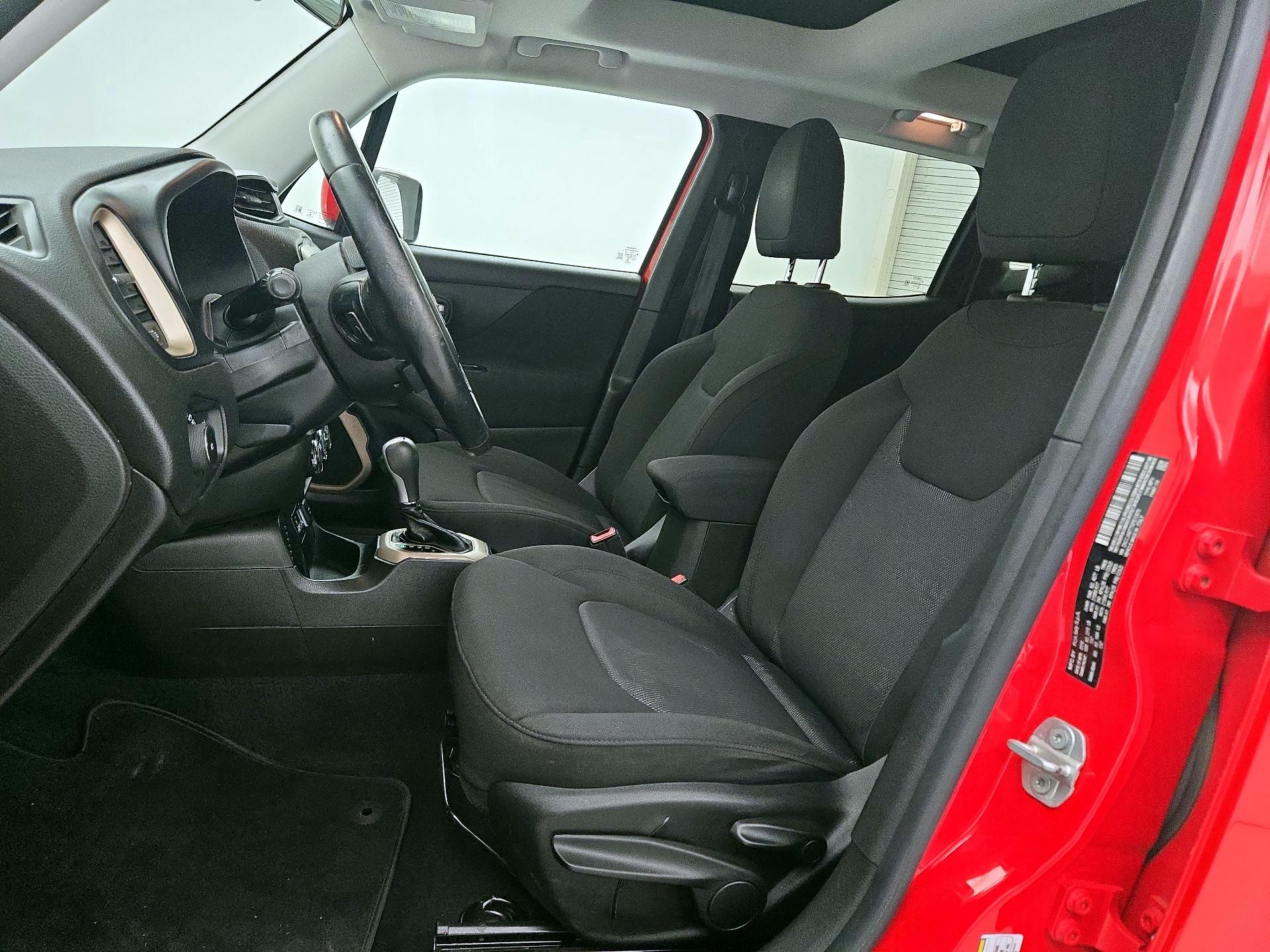 Thumbnail: 2016 Jeep Renegade - 11