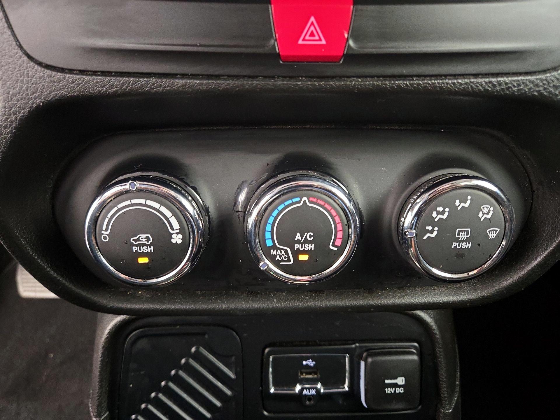 Thumbnail: 2016 Jeep Renegade - 16