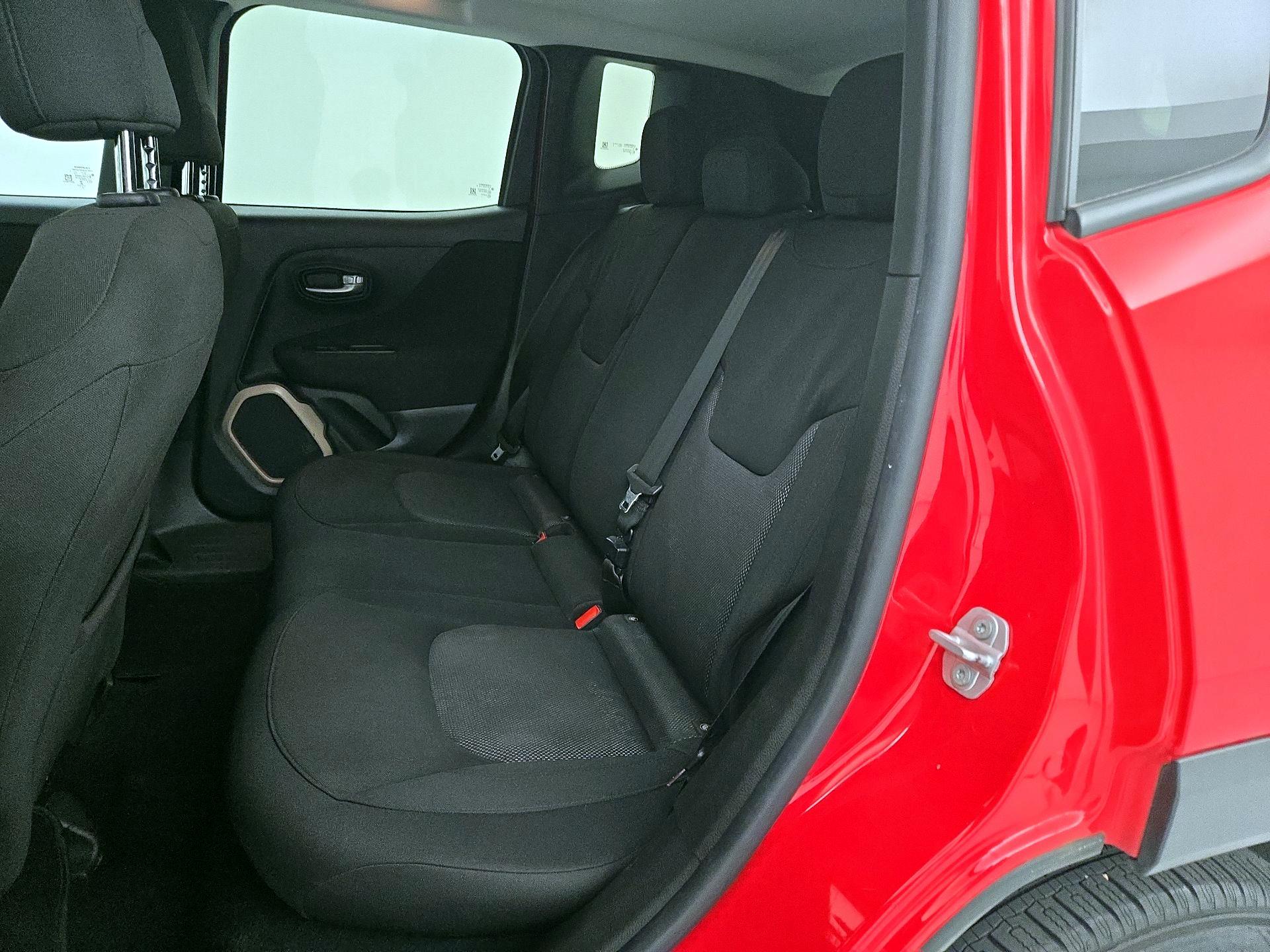 Thumbnail: 2016 Jeep Renegade - 19