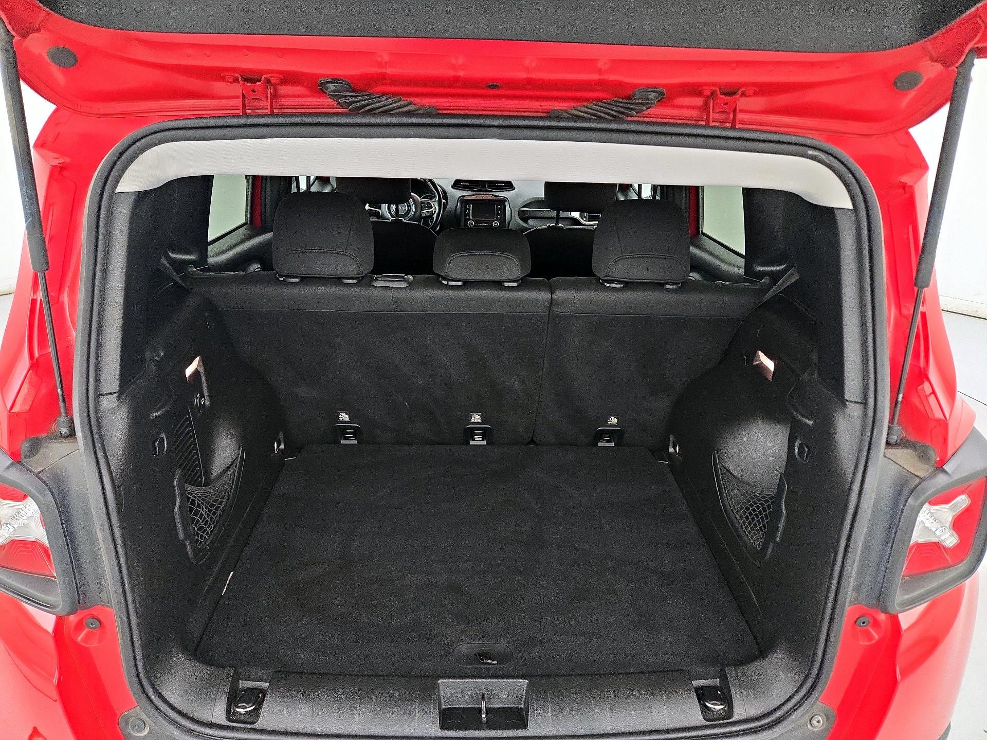 Thumbnail: 2016 Jeep Renegade - 20
