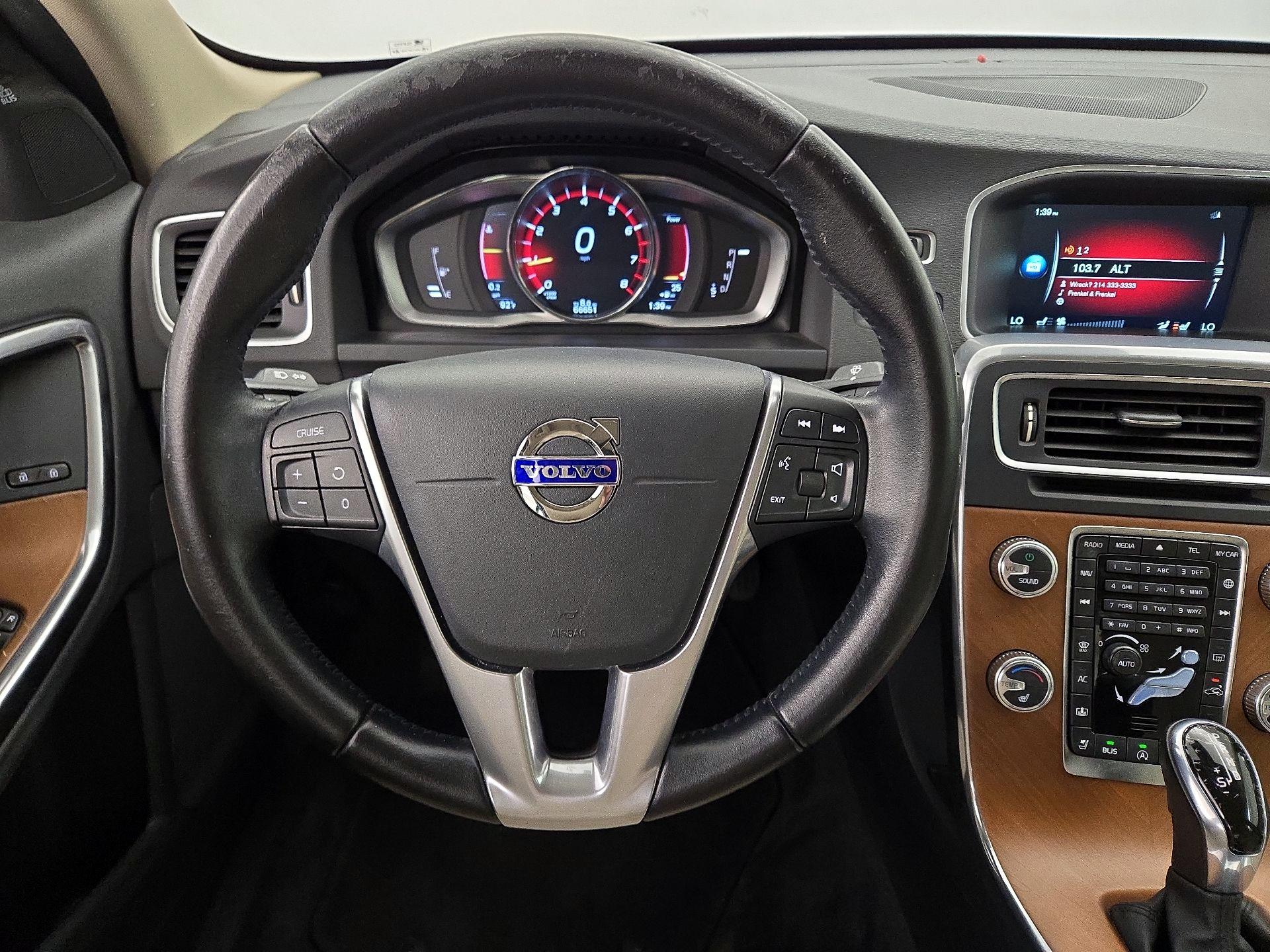 Thumbnail: 2016 Volvo S60 - 10