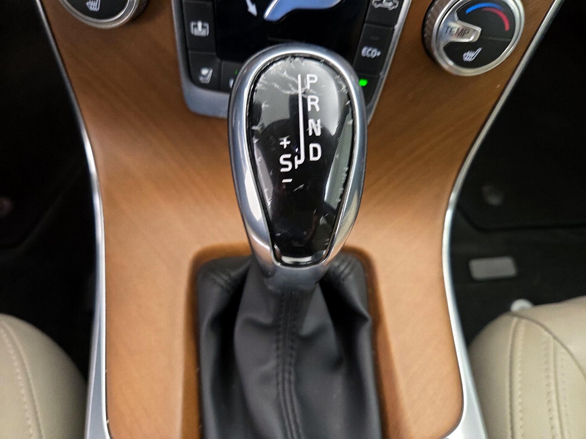 Thumbnail: 2016 Volvo S60 - 17