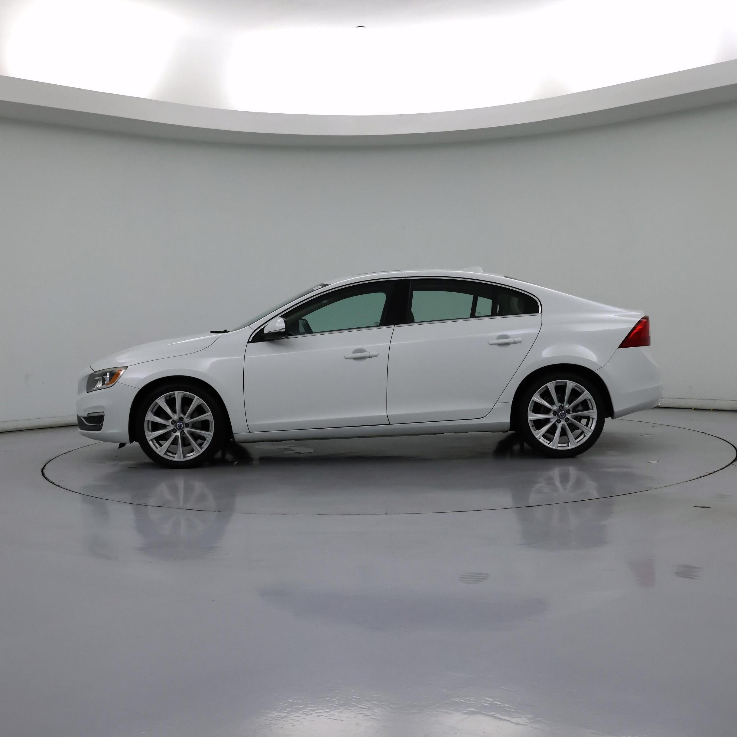 Thumbnail: 2016 Volvo S60 - 3
