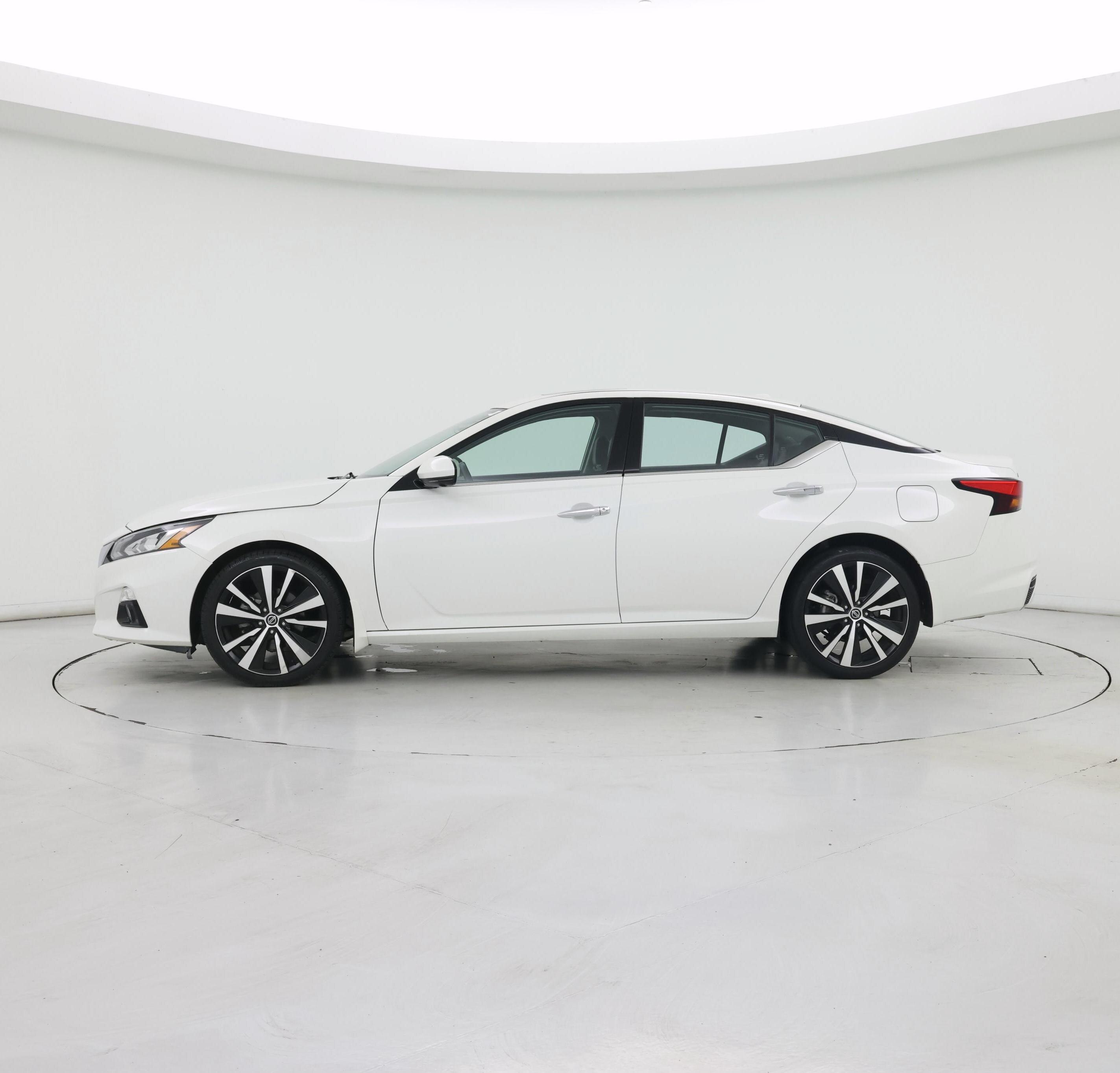 Thumbnail: 2021 Nissan Altima - 3