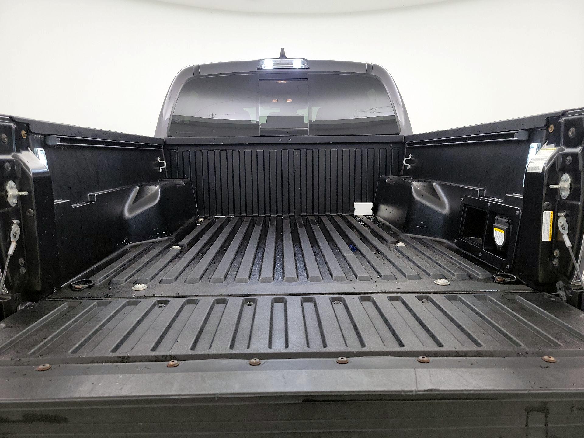 Thumbnail: 2021 Toyota Tacoma - 19