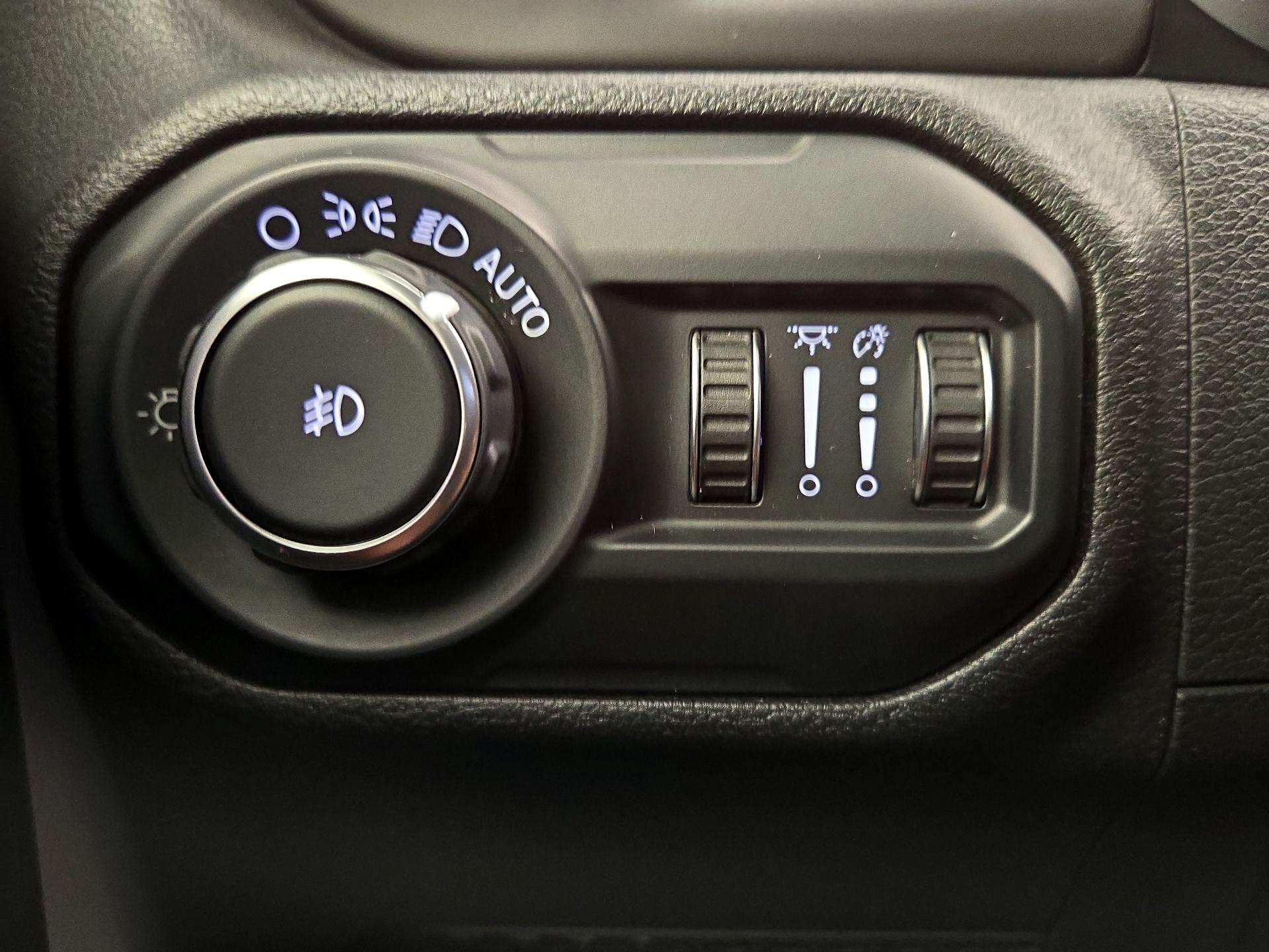 Thumbnail: 2020 Jeep Wrangler - 11
