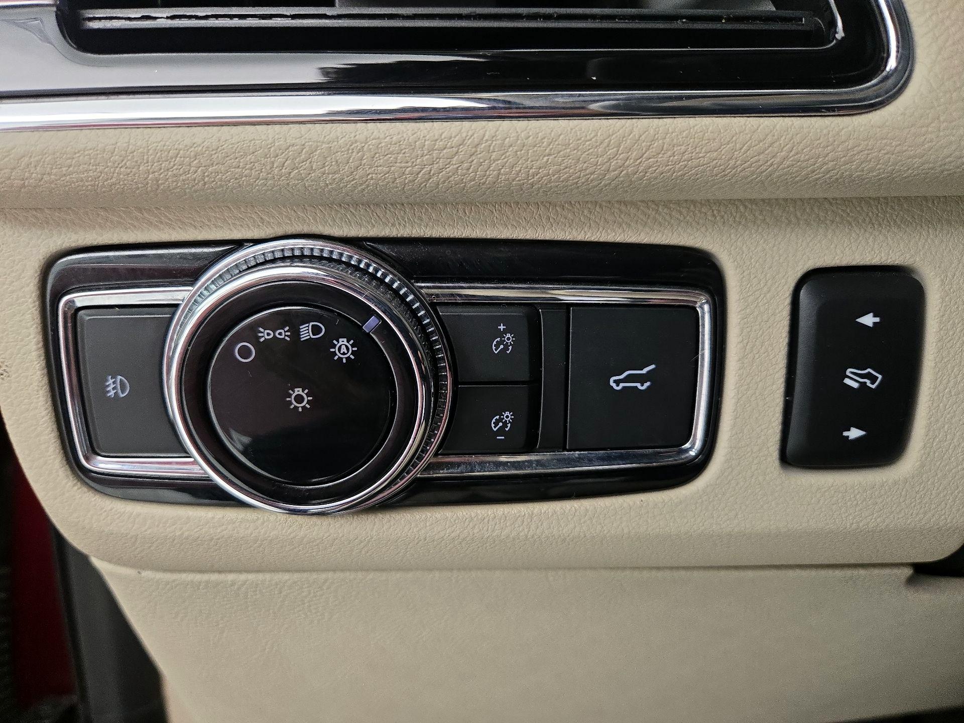 Thumbnail: 2019 Lincoln Navigator - 13