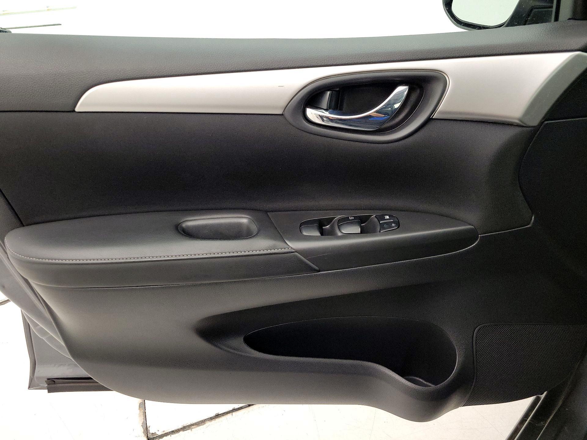 Thumbnail: 2019 Nissan Sentra - 12