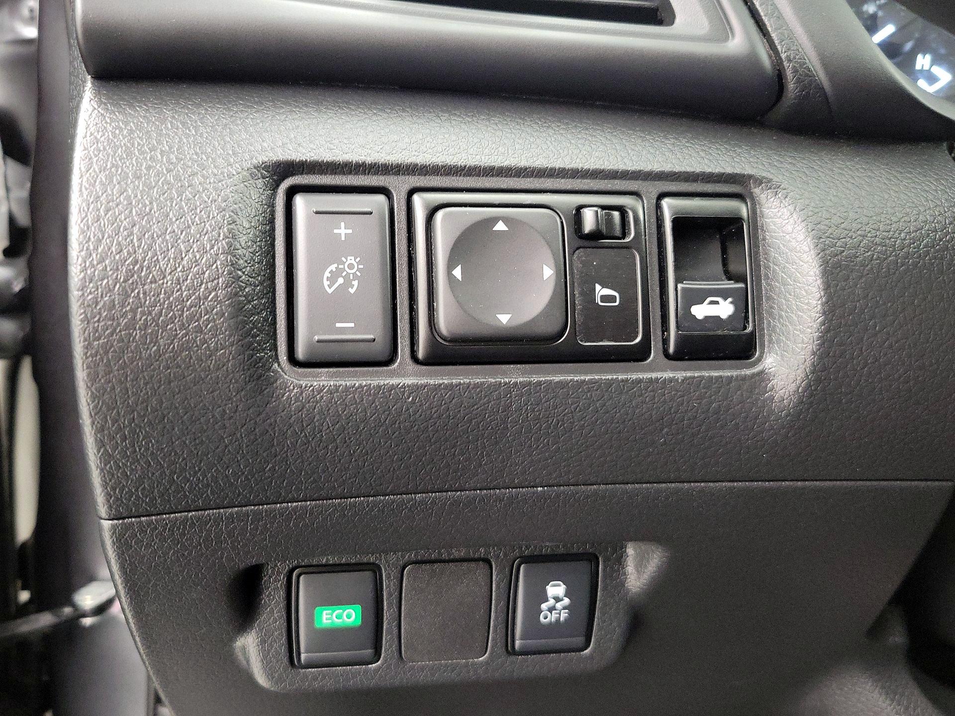 Thumbnail: 2019 Nissan Sentra - 13