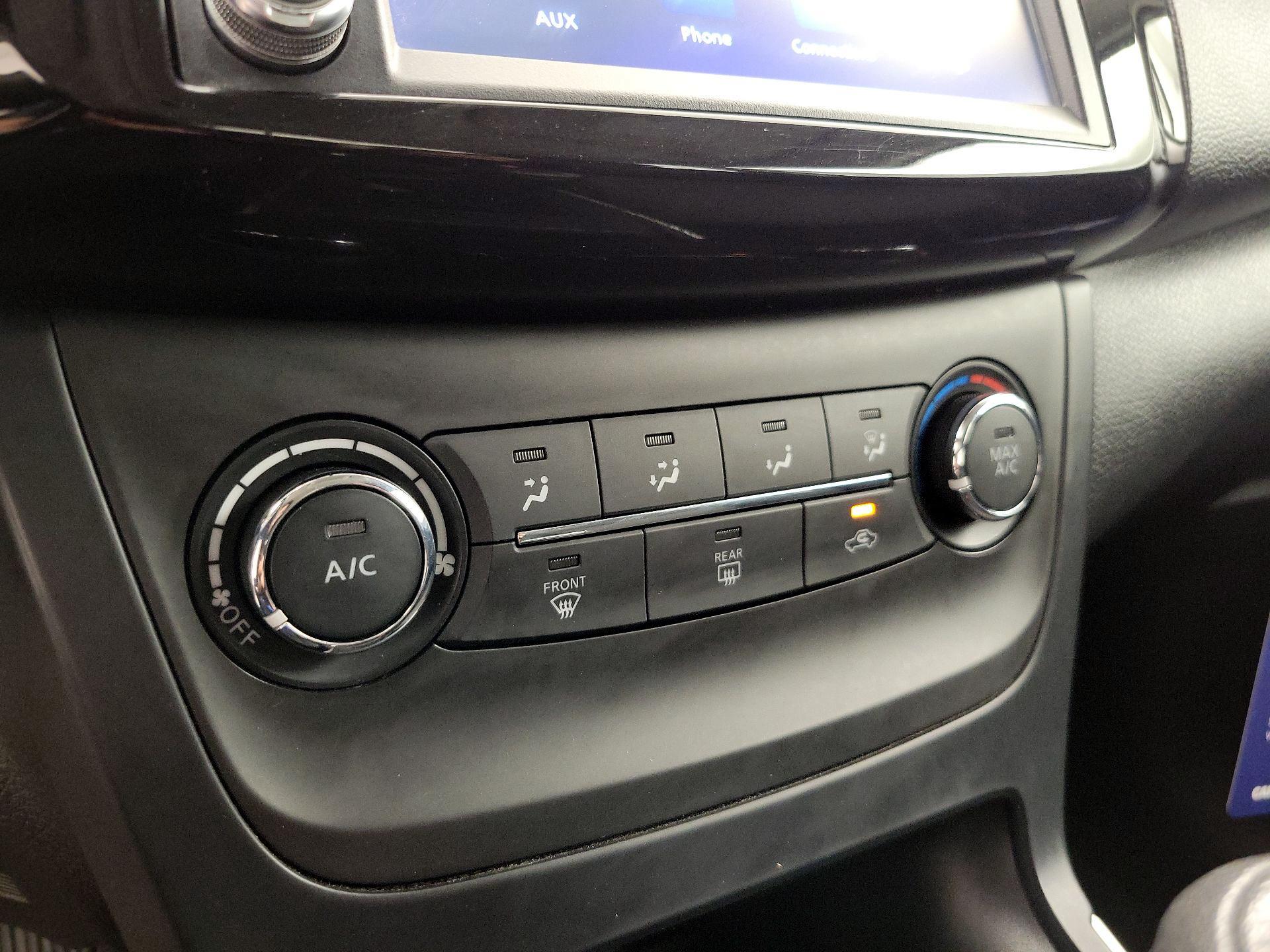 Thumbnail: 2019 Nissan Sentra - 16