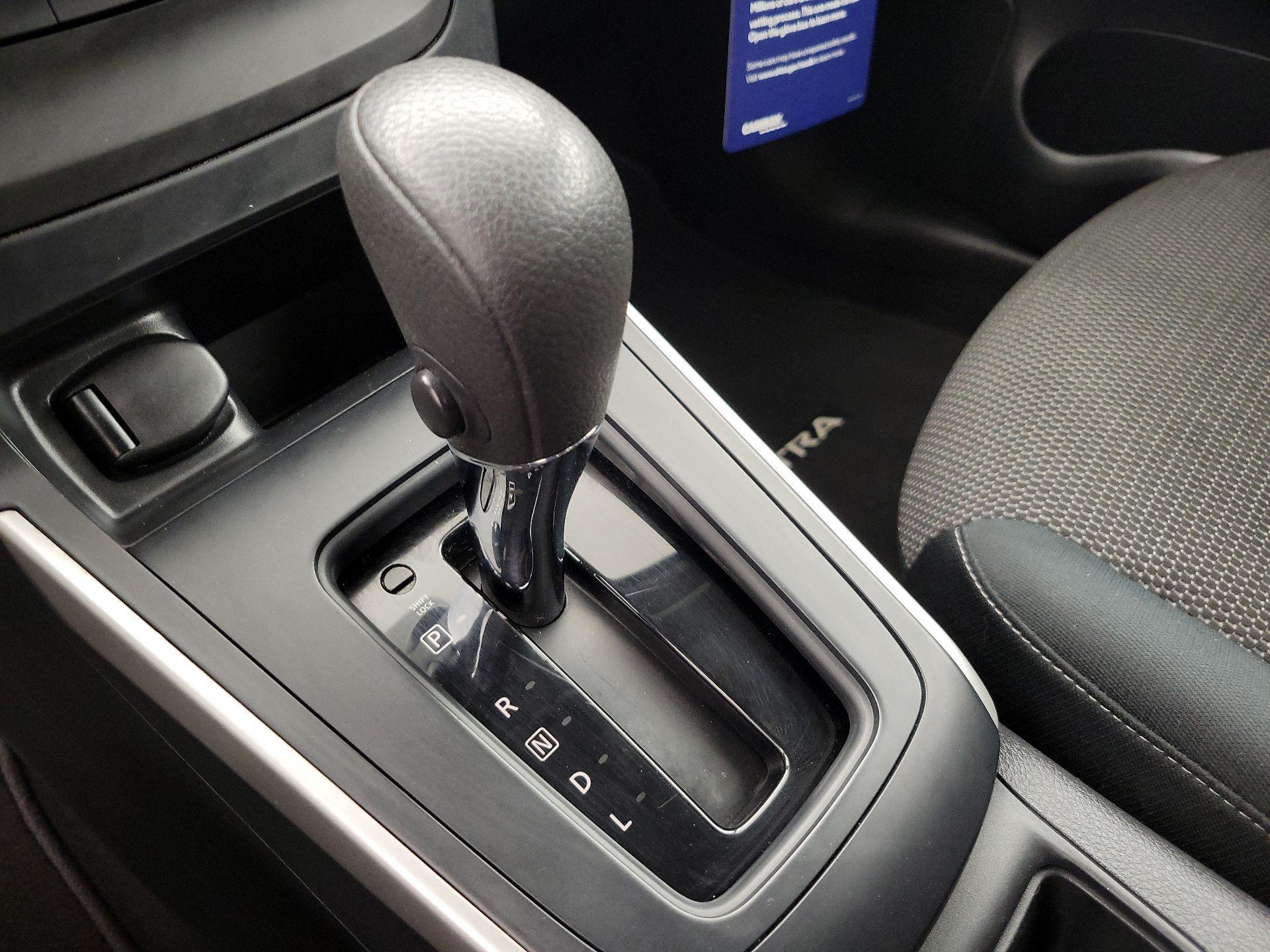 Thumbnail: 2019 Nissan Sentra - 17