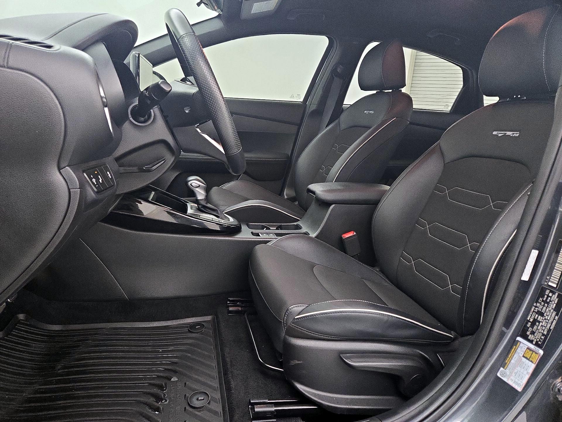 Thumbnail: 2023 Kia Forte - 11