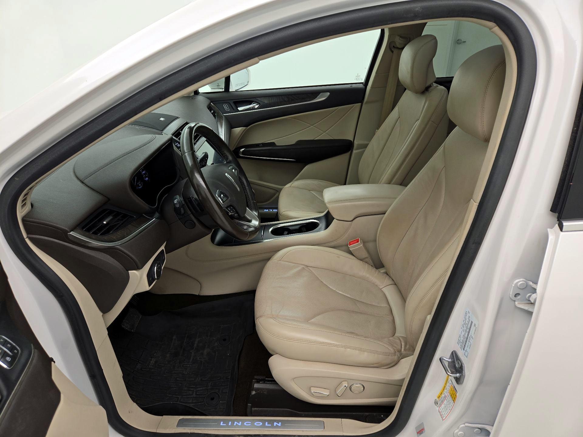 Thumbnail: 2019 Lincoln MKC - 11