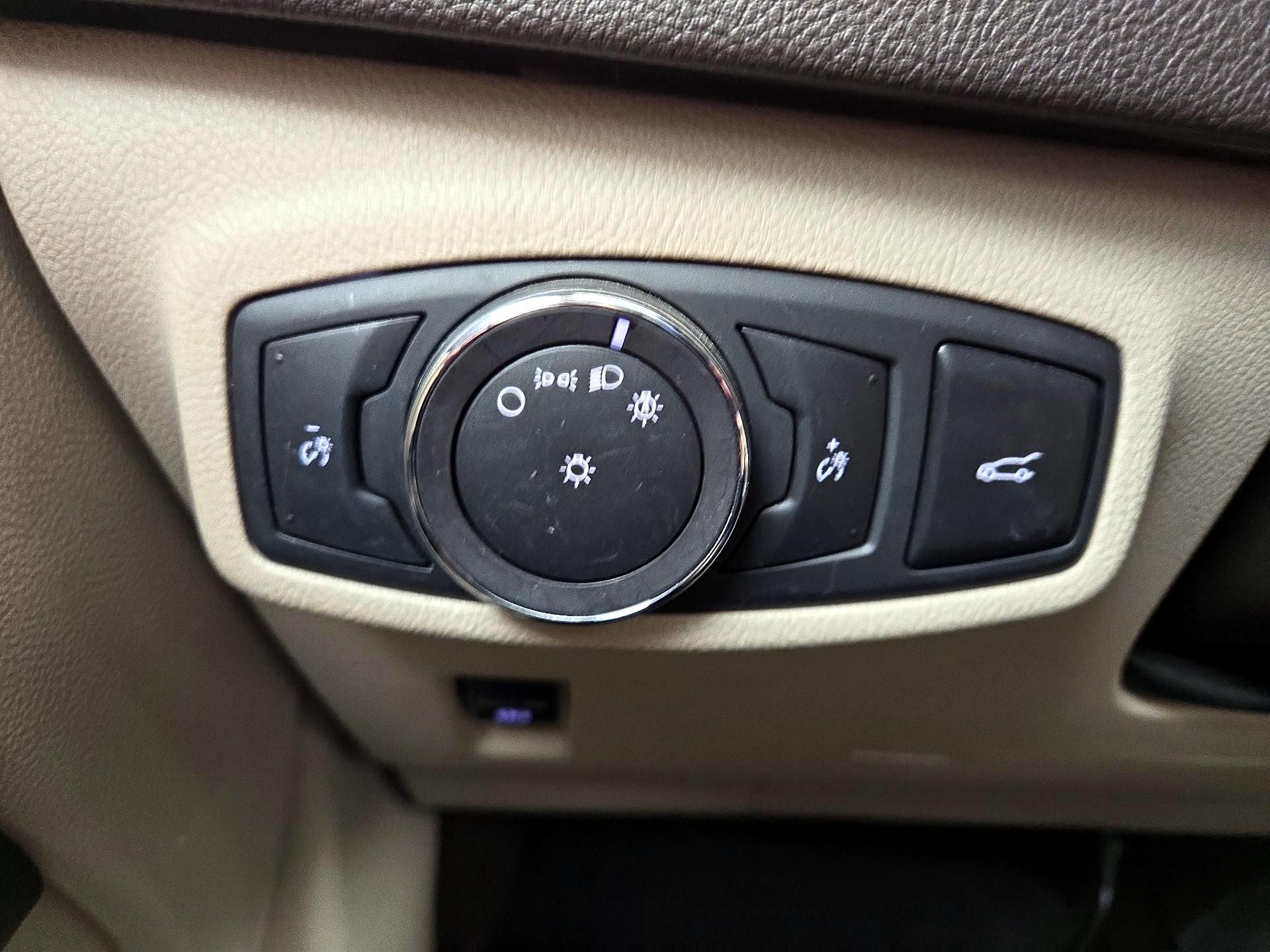 Thumbnail: 2019 Lincoln MKC - 13