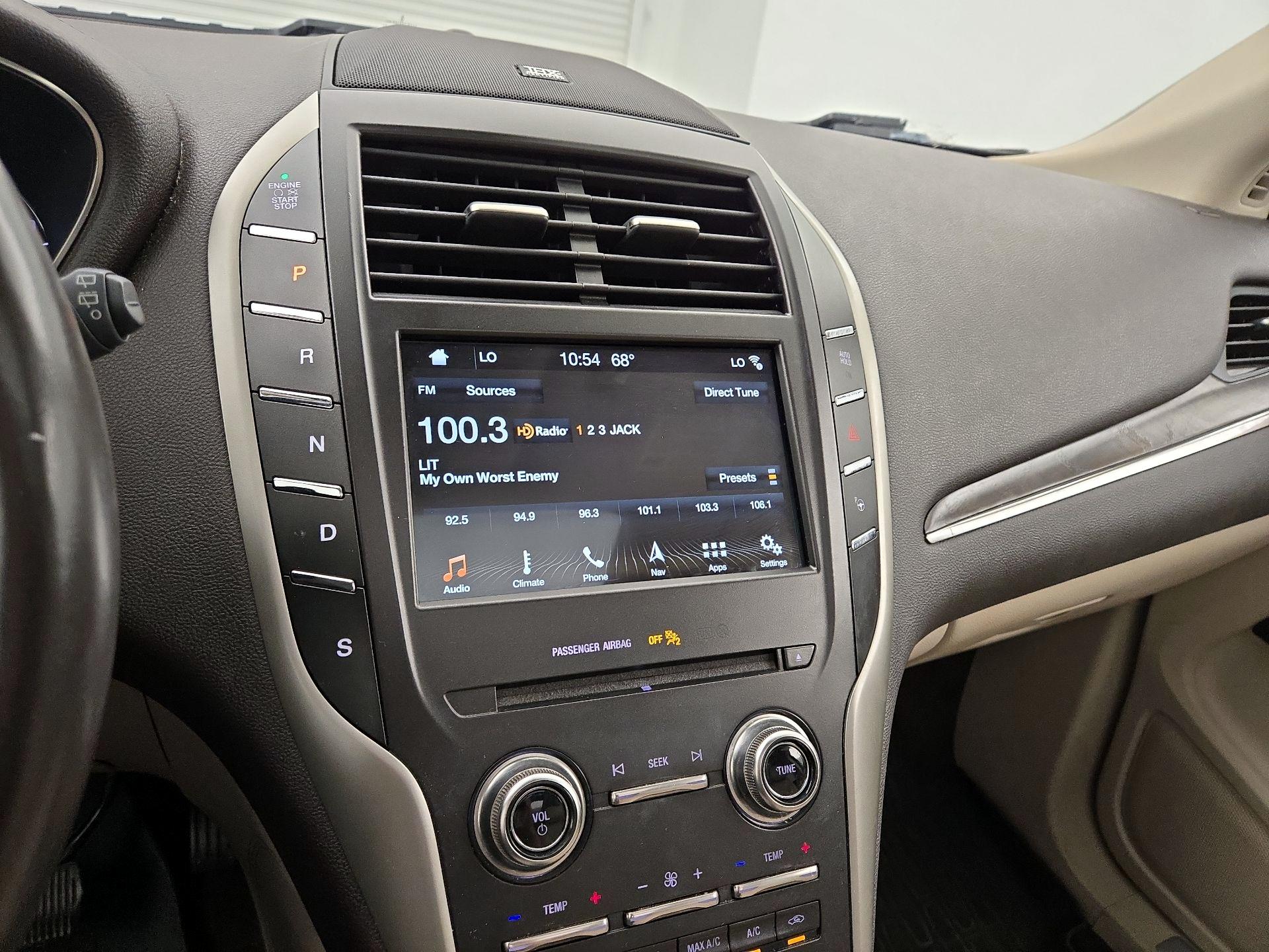 Thumbnail: 2019 Lincoln MKC - 16