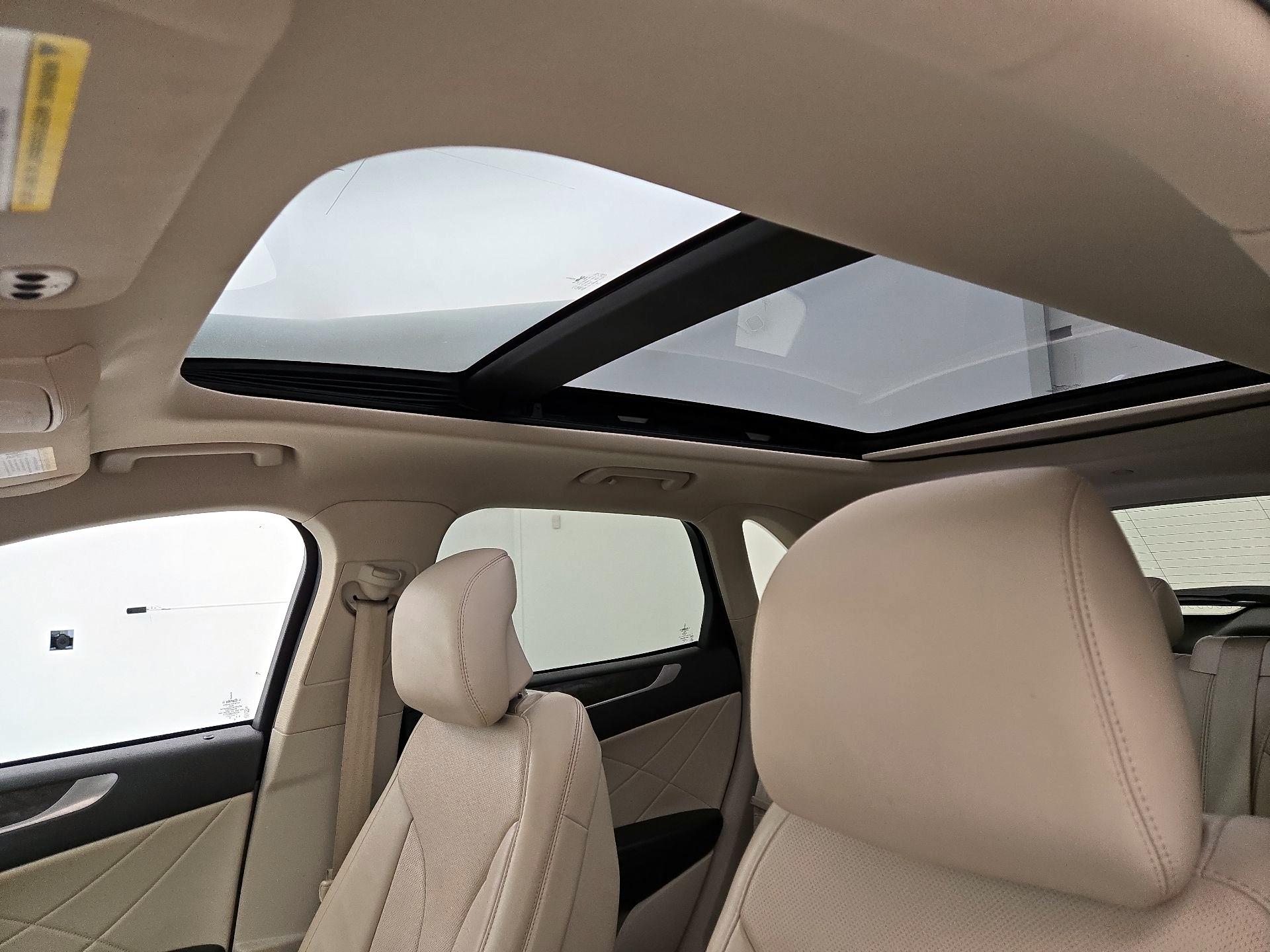 Thumbnail: 2019 Lincoln MKC - 20