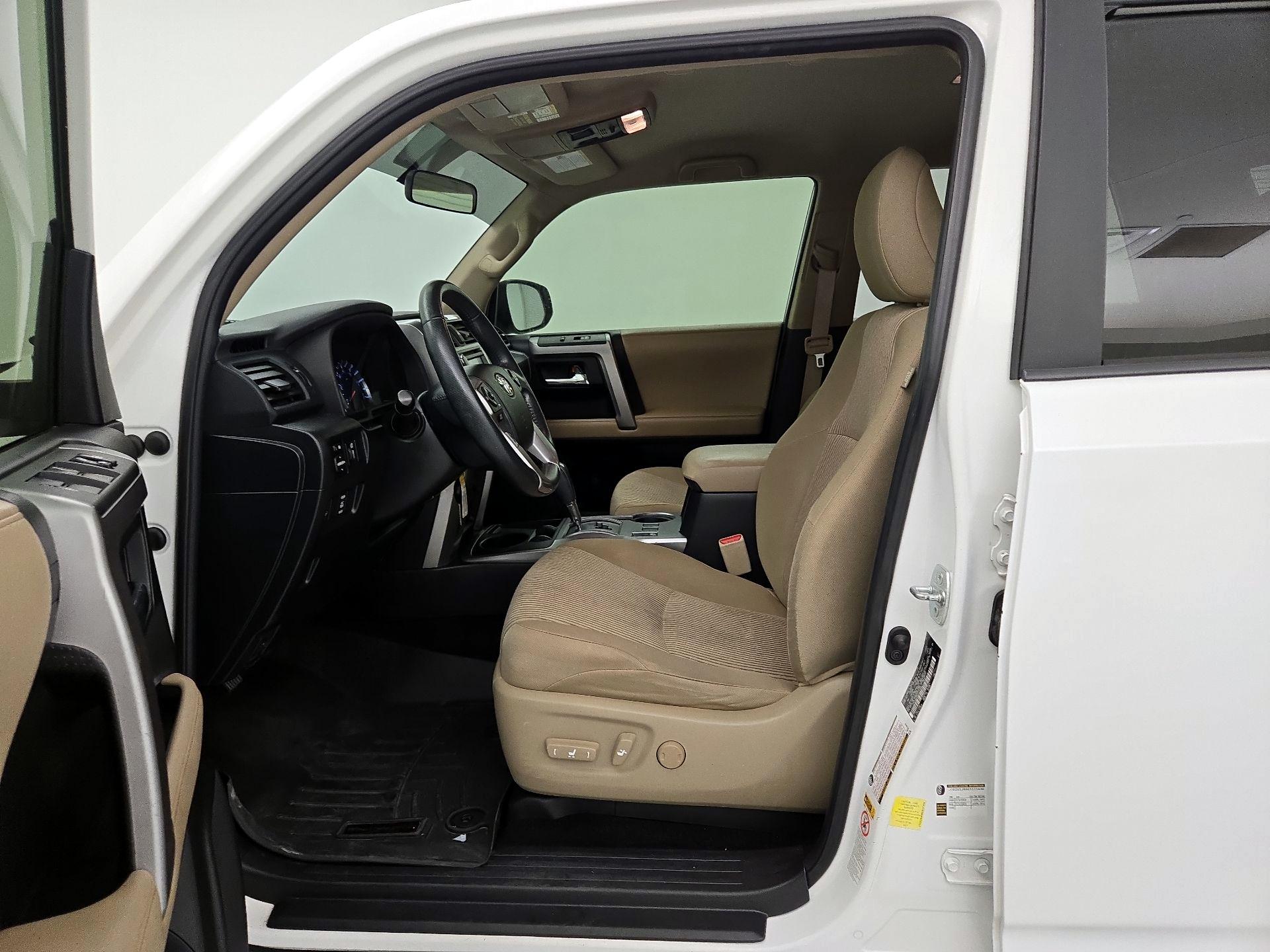 Thumbnail: 2016 Toyota 4Runner - 11