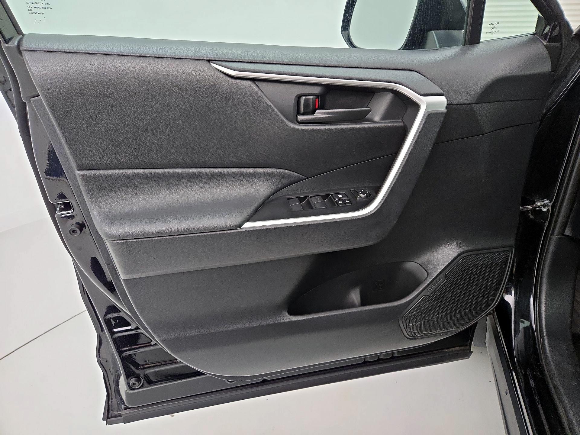 Thumbnail: 2021 Toyota RAV4 - 12