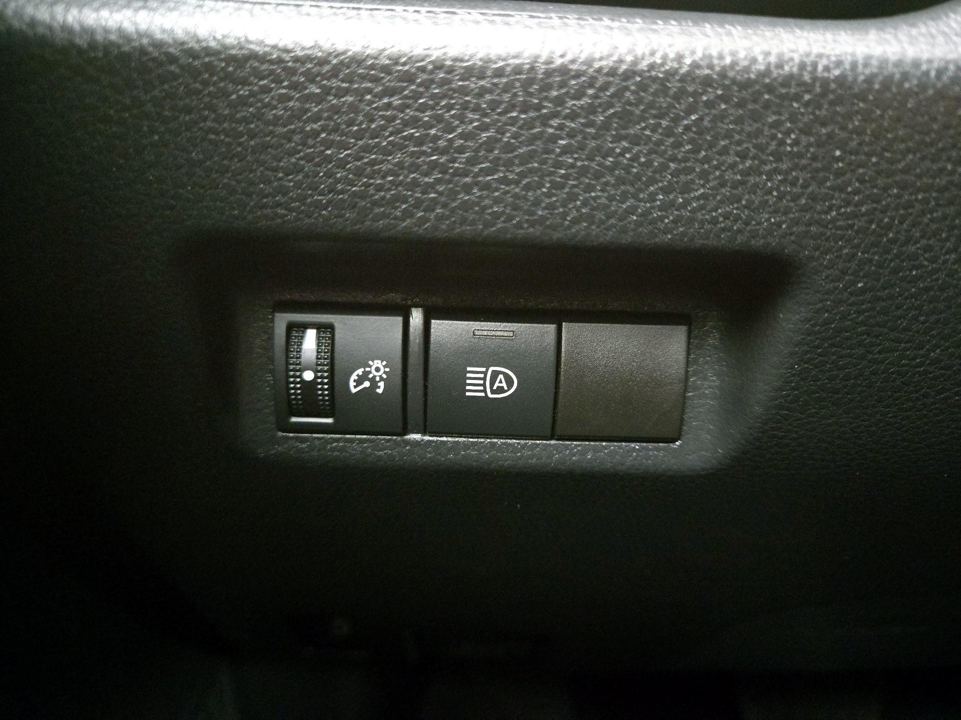 Thumbnail: 2021 Toyota RAV4 - 13