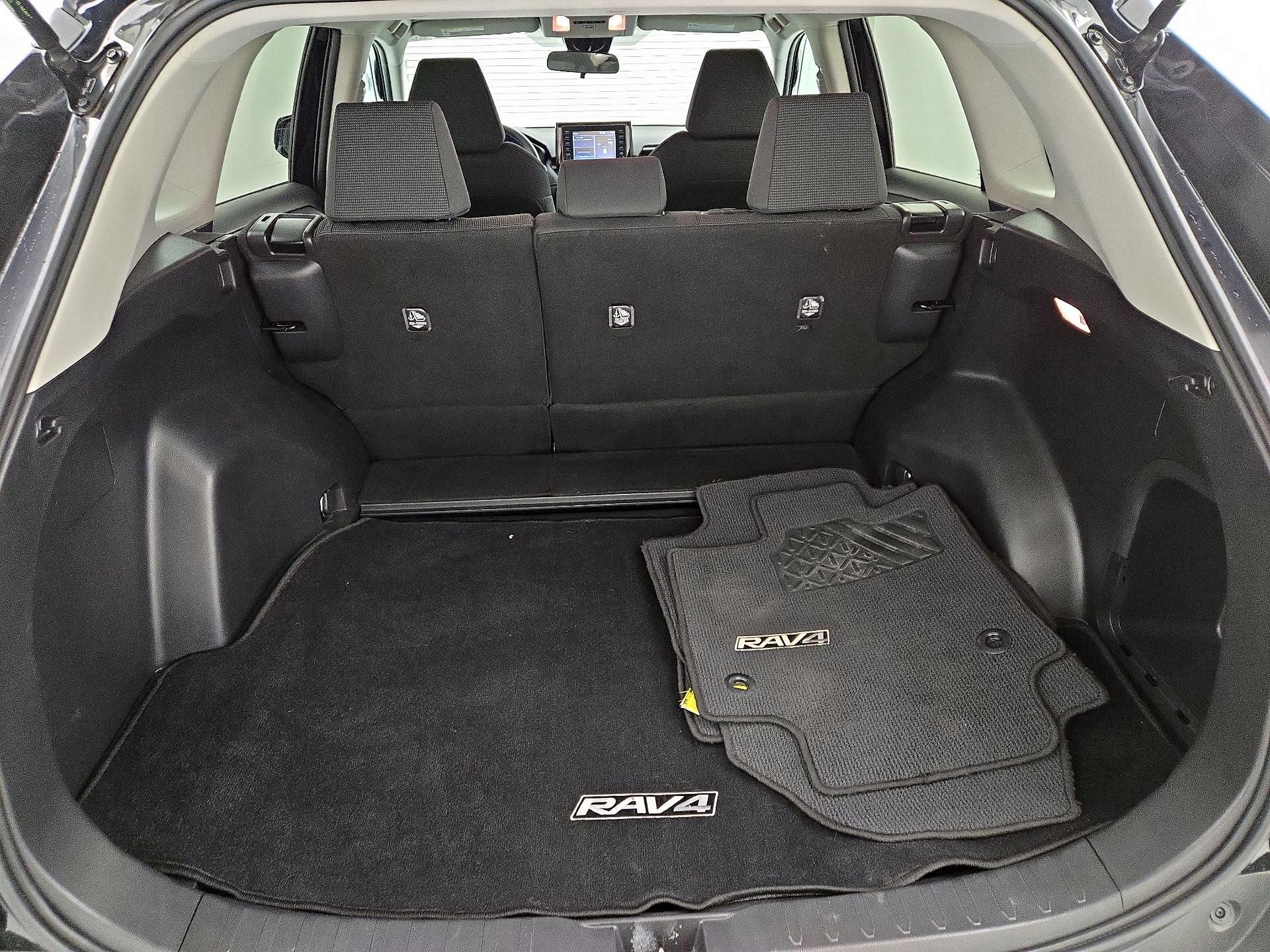 Thumbnail: 2021 Toyota RAV4 - 20