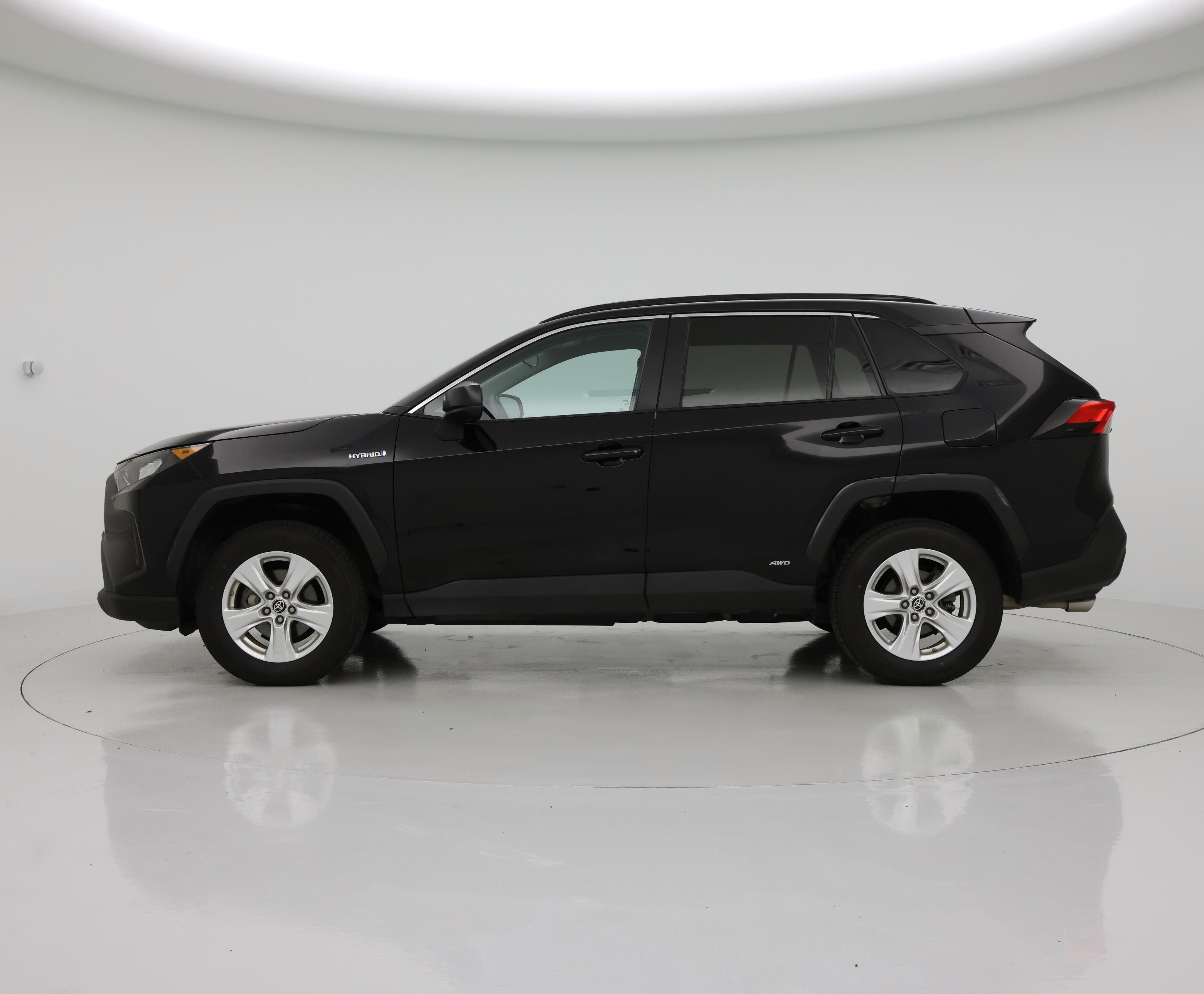 Thumbnail: 2021 Toyota RAV4 - 3