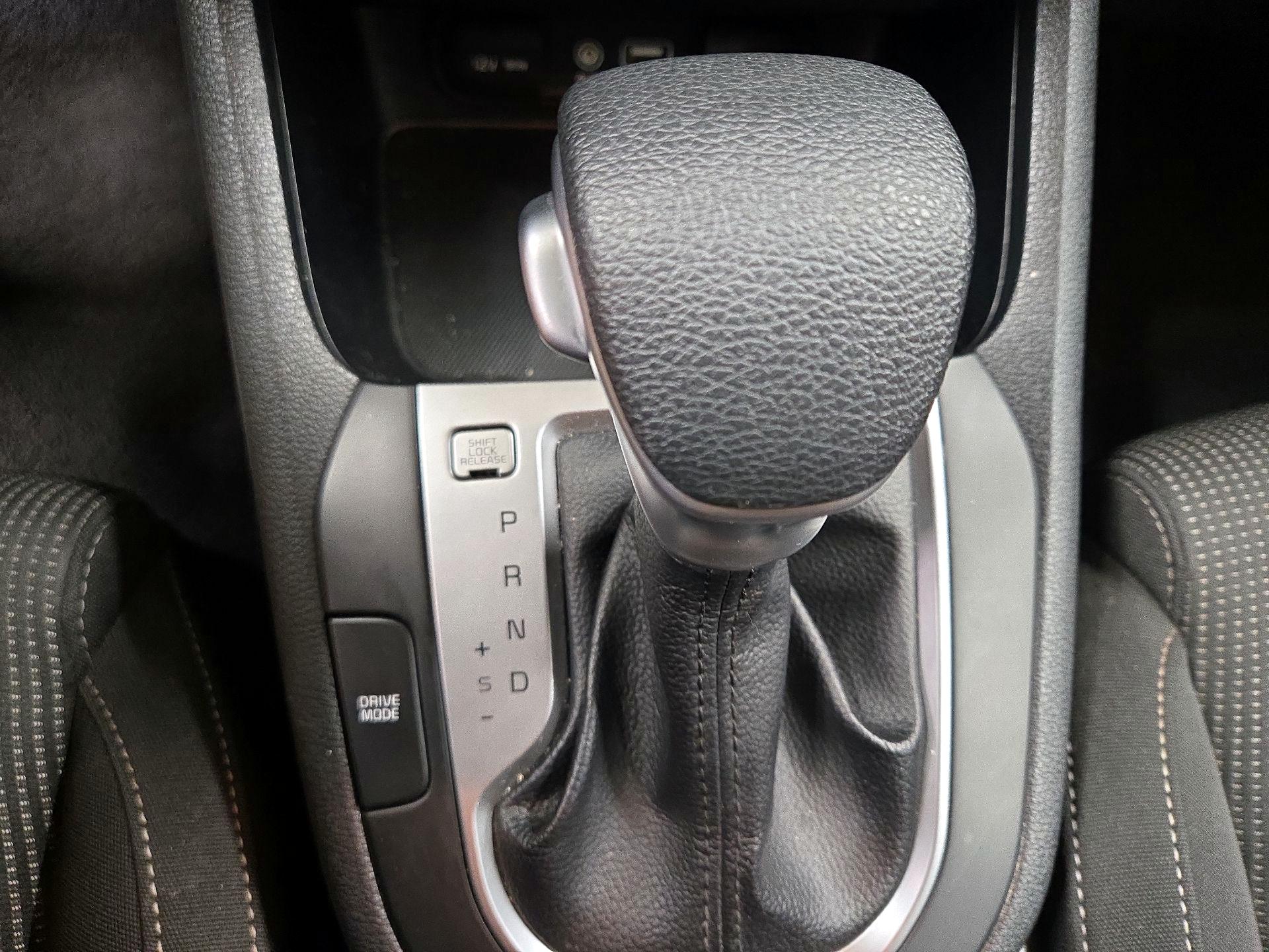 Thumbnail: 2019 Kia Forte - 17